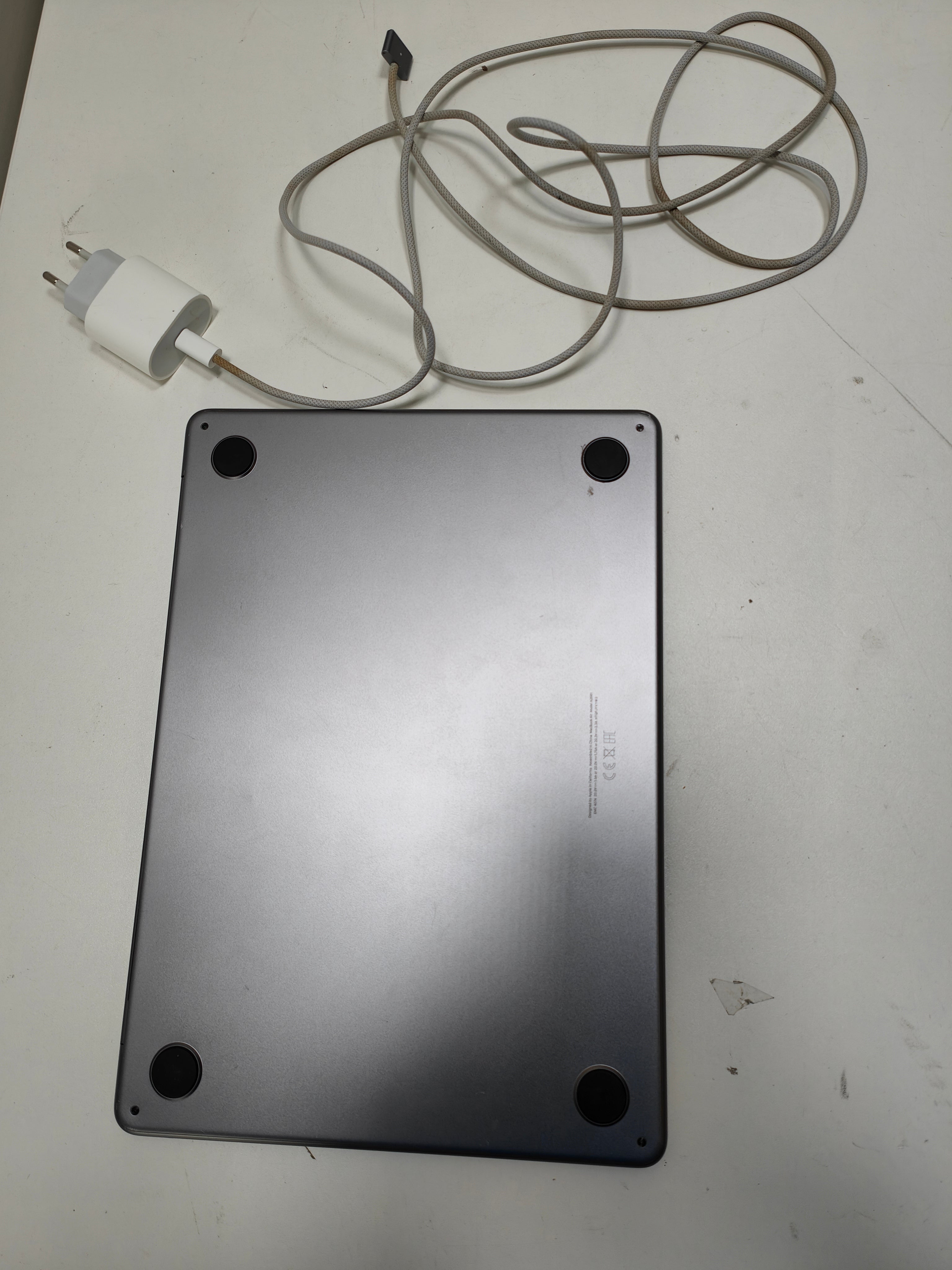 Apple MacBook Air (2022) M2 (8/8) 8GB/256GB SG QWERTY
