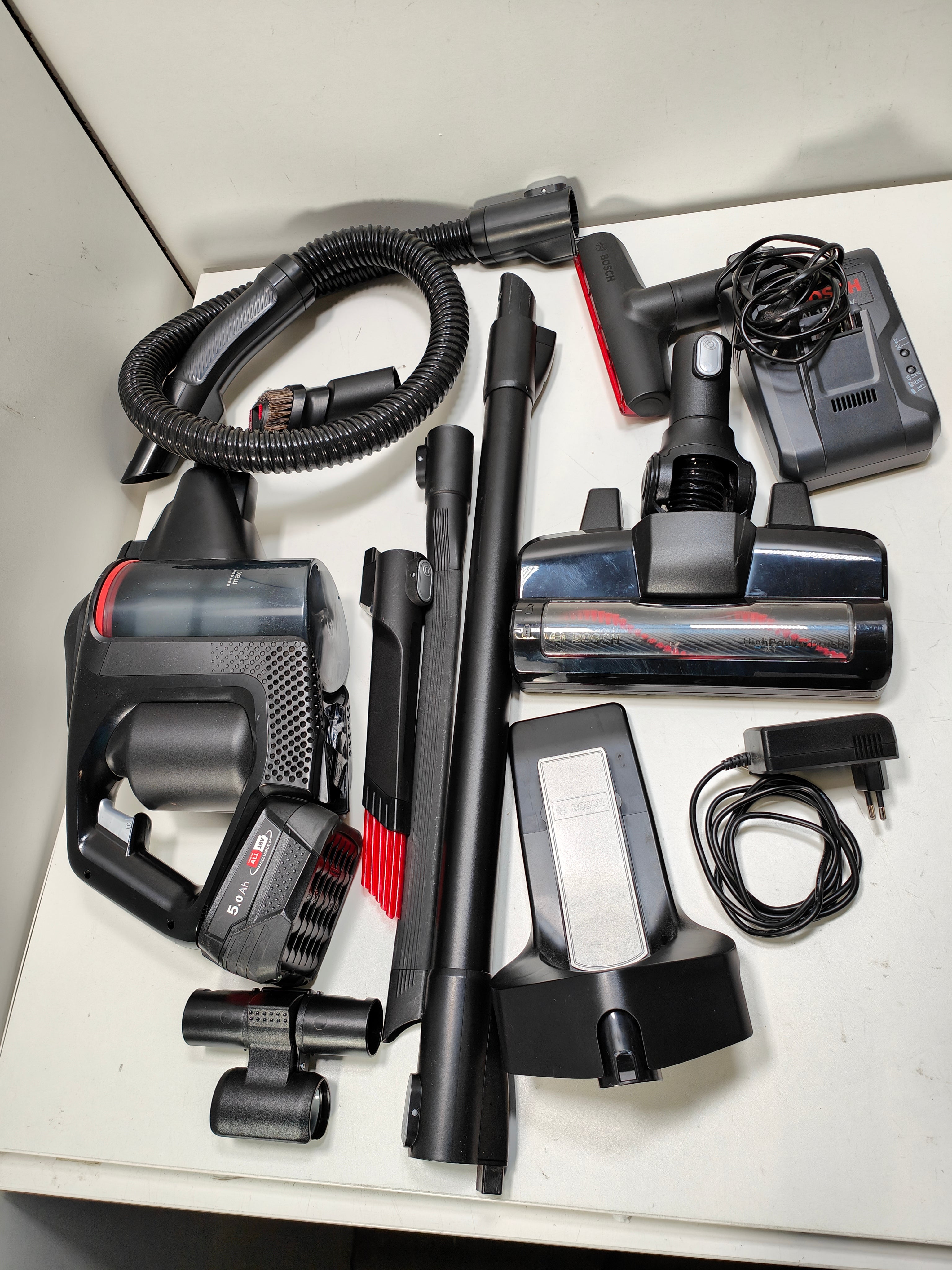 Bosch Unlimited 8 BSS825CARP