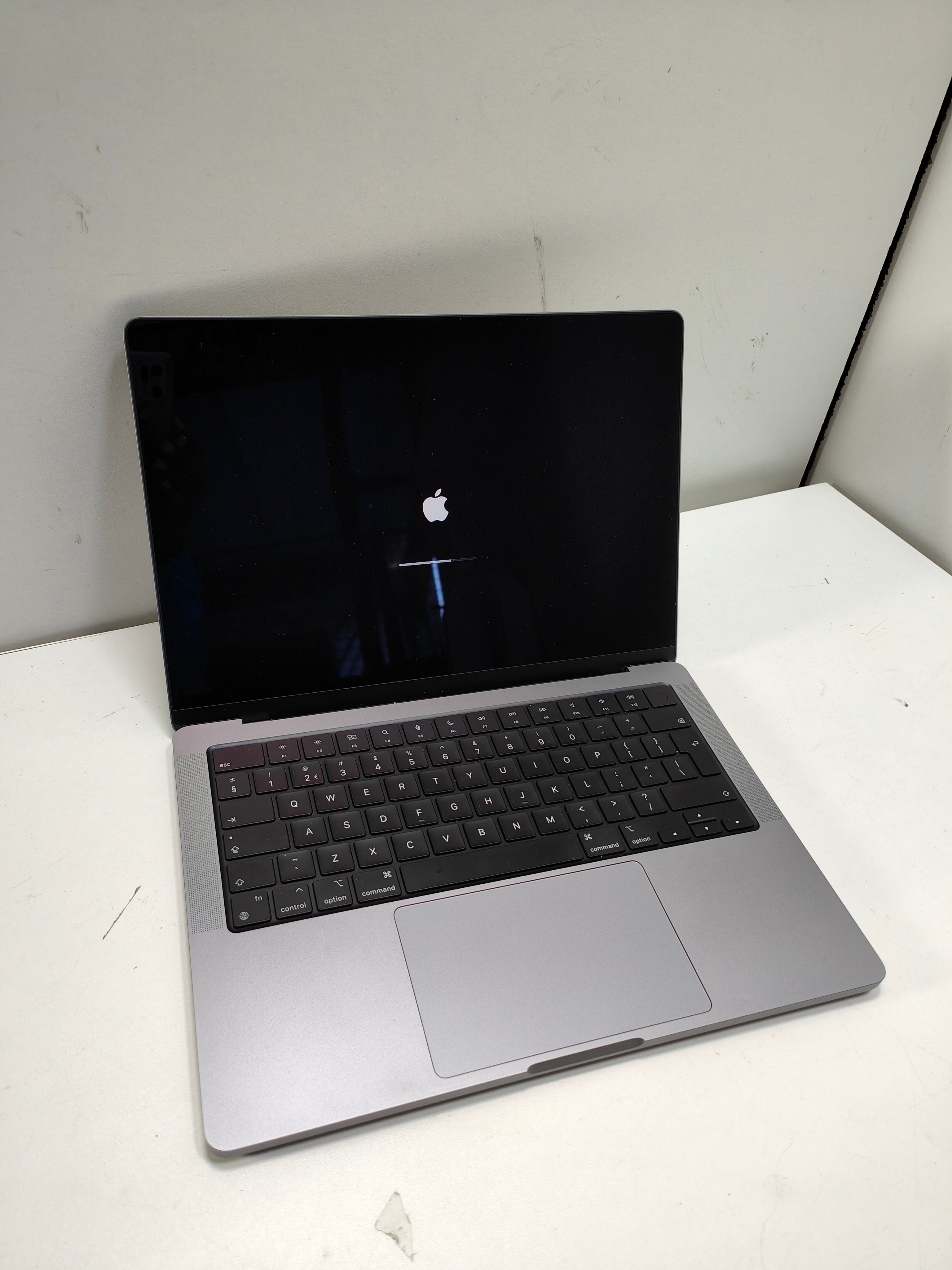 Apple MacBook Pro 14" 2023 M2 Pro (10/16) 16/512 Space Gray QWERTY