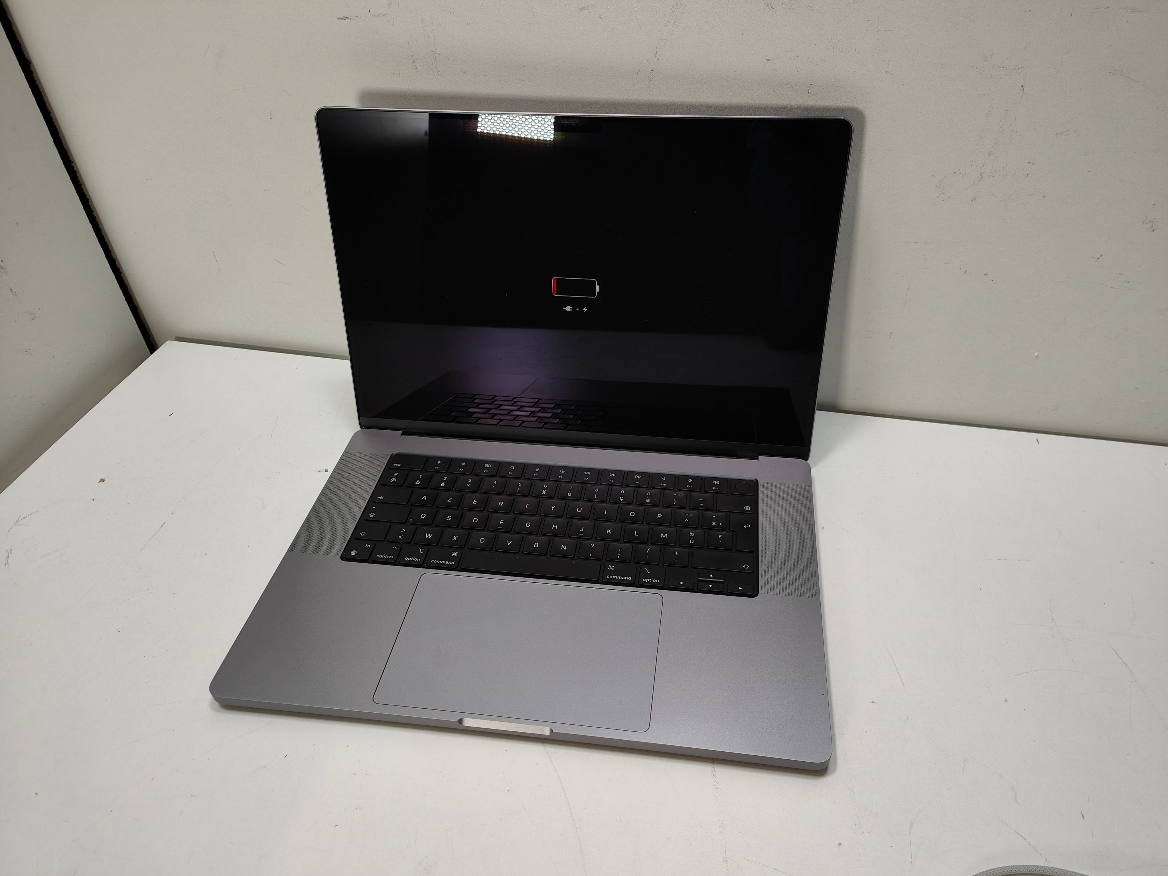 Apple MacBook Pro 16" 2023 M2 Pro (12/19) 16/512 Gris sidéral QWERTY