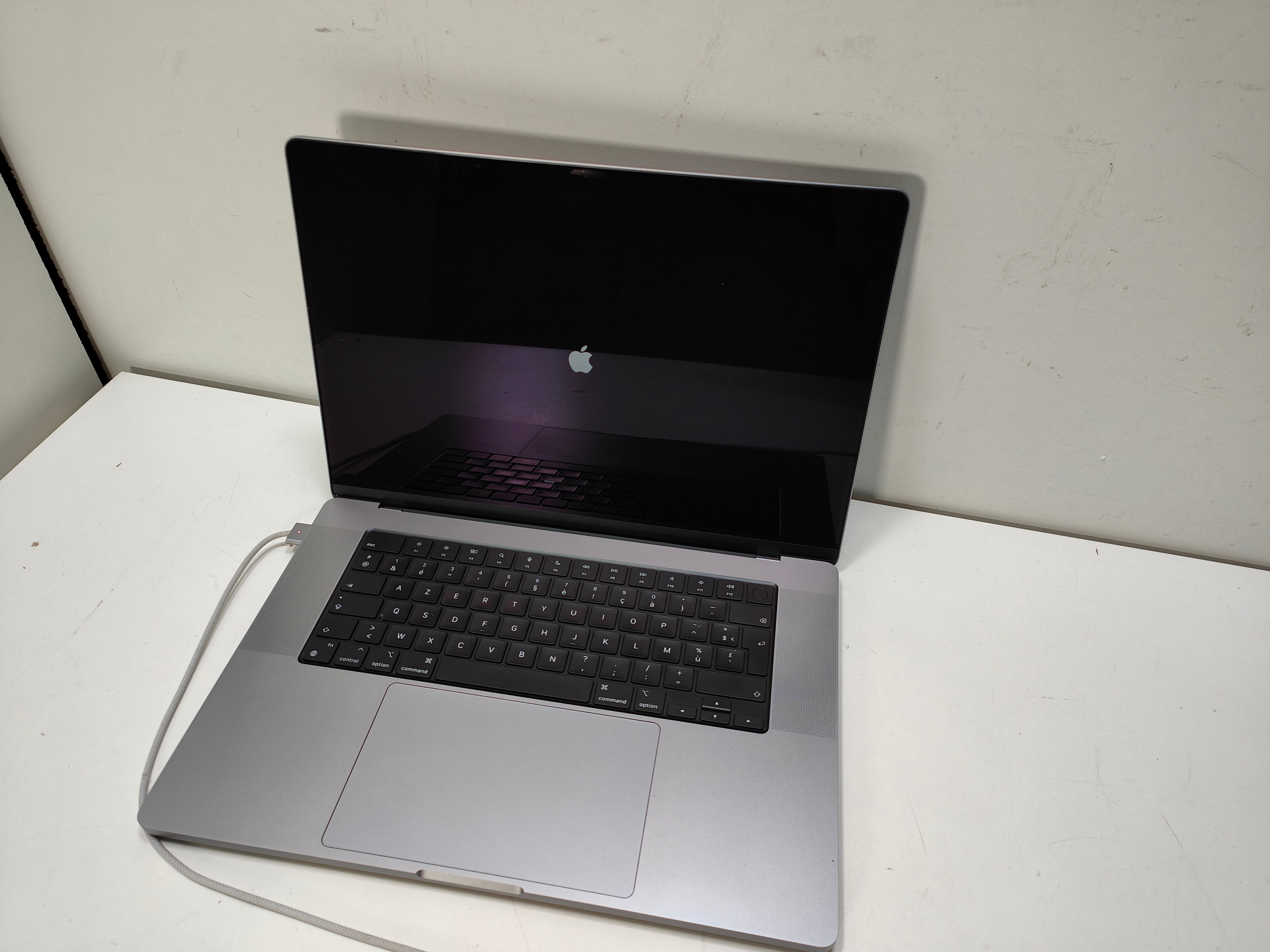 Apple MacBook Pro 16" 2023 M2 Pro (12/19) 16/512 Gris sidéral QWERTY