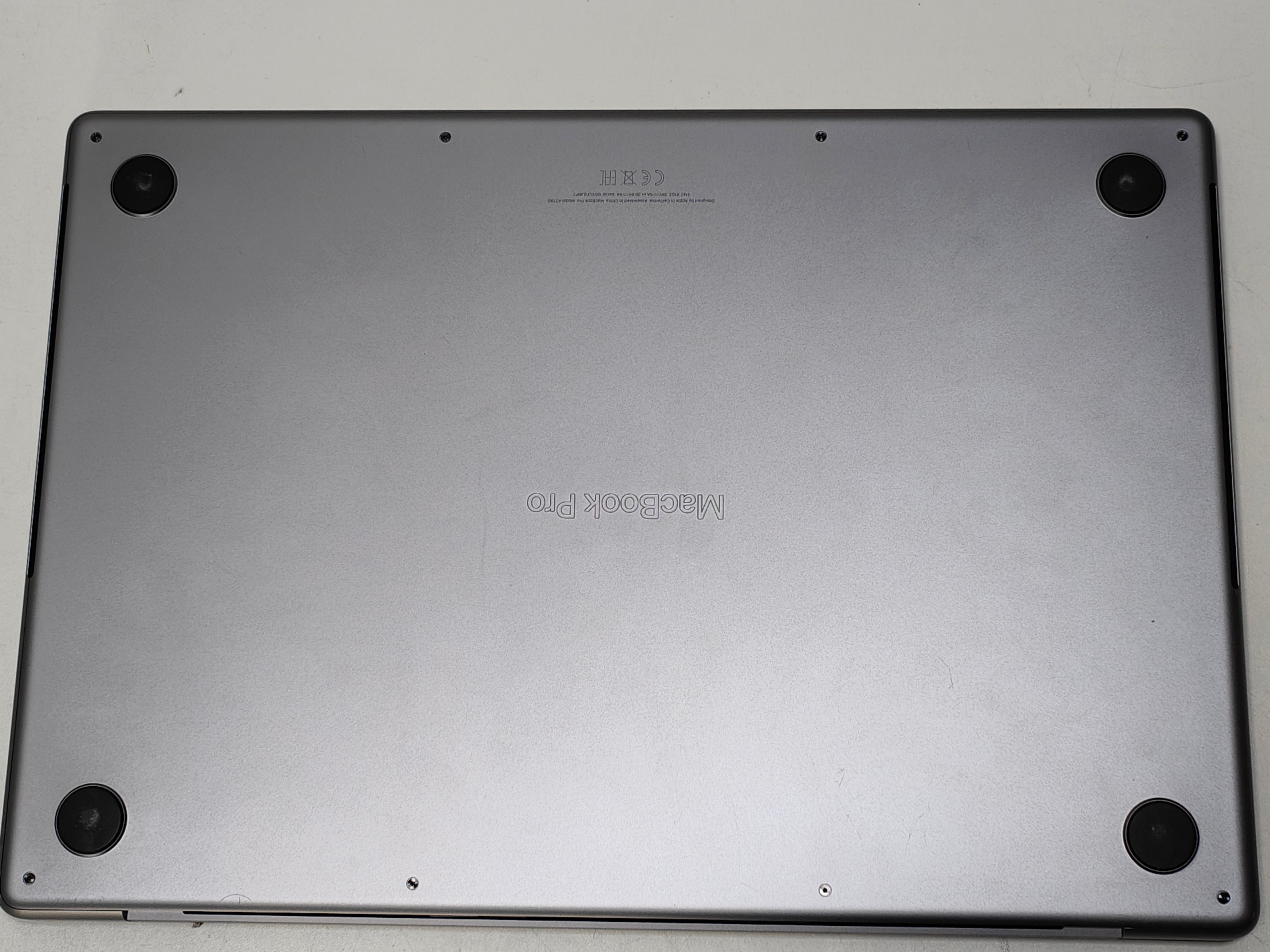 Apple MacBook Pro 16" 2023 M2 Pro (12/19) 16/512 Gris sidéral QWERTY