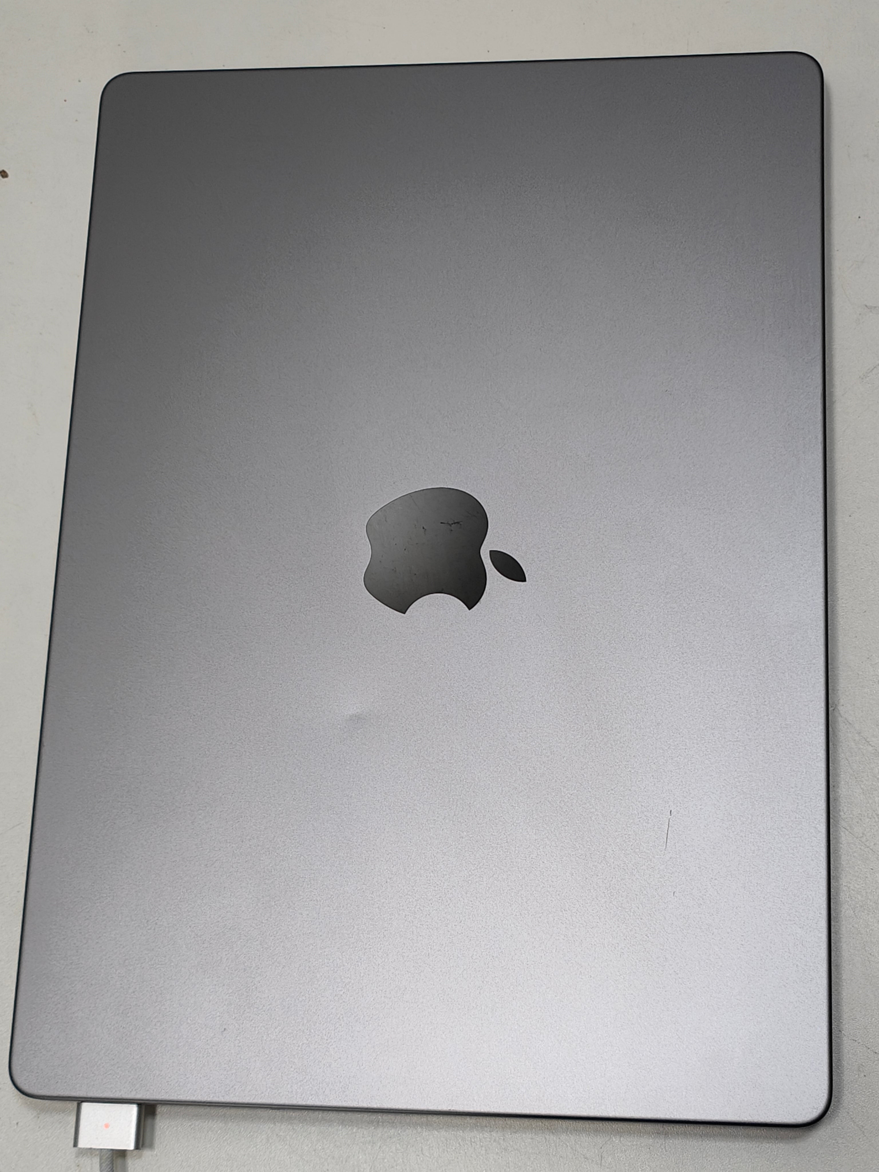 Apple MacBook Pro 14" (2021) M1 Pro (8/14) 16/1 To SG AZERTY