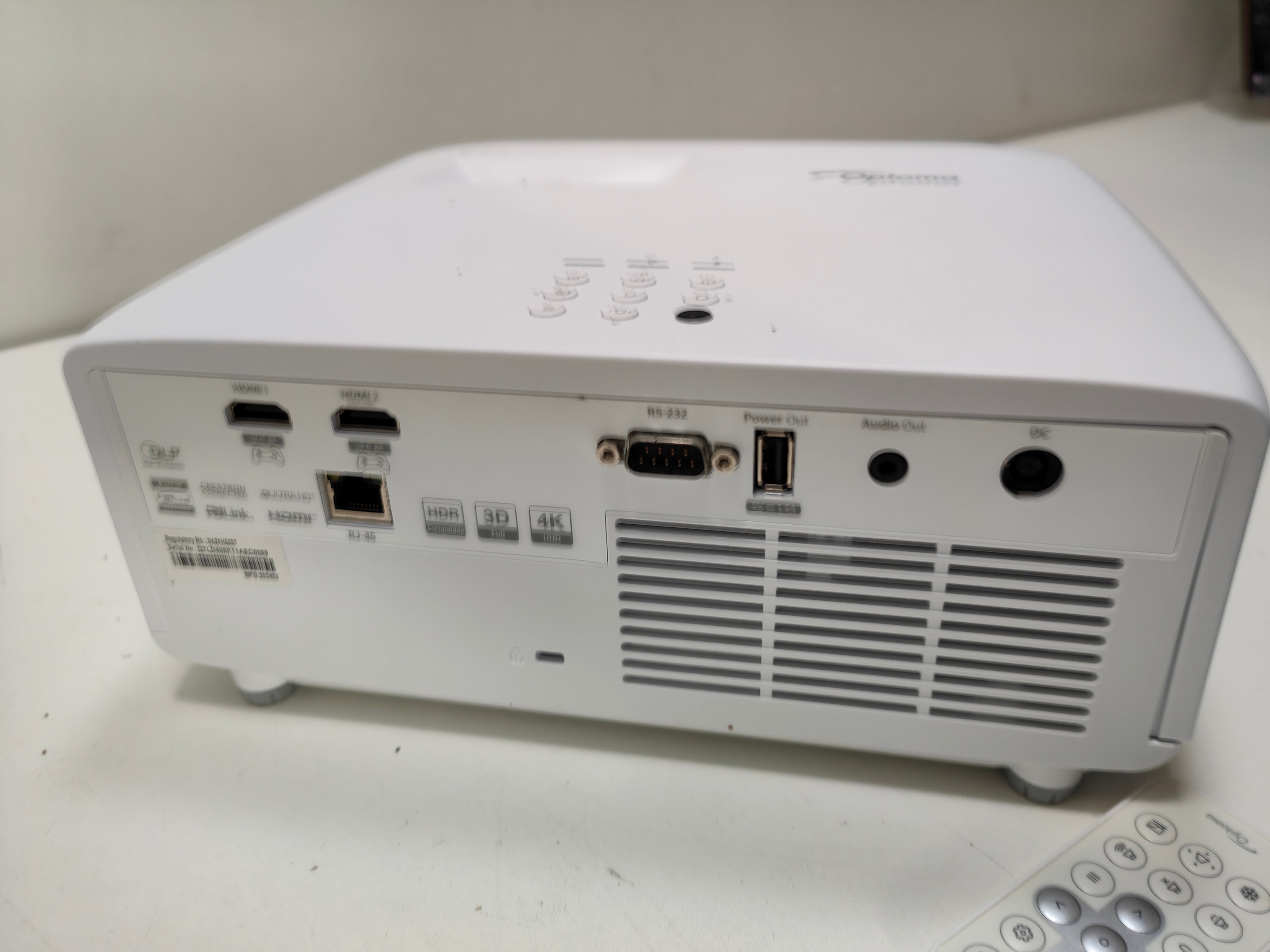 Optoma UHZ35ST