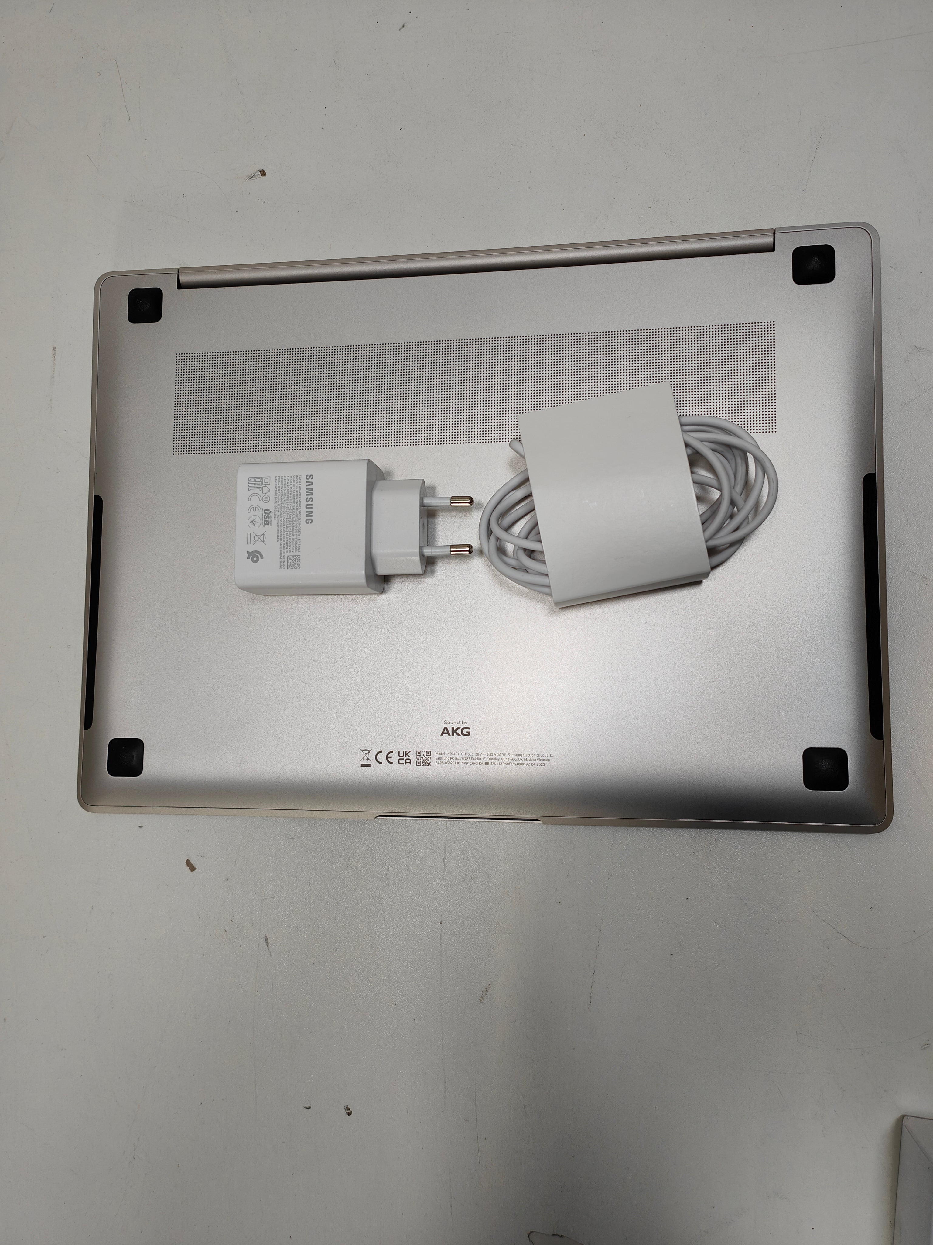 Samsung Galaxy Book3 Pro NP940XFG-KA1BE QWERTY