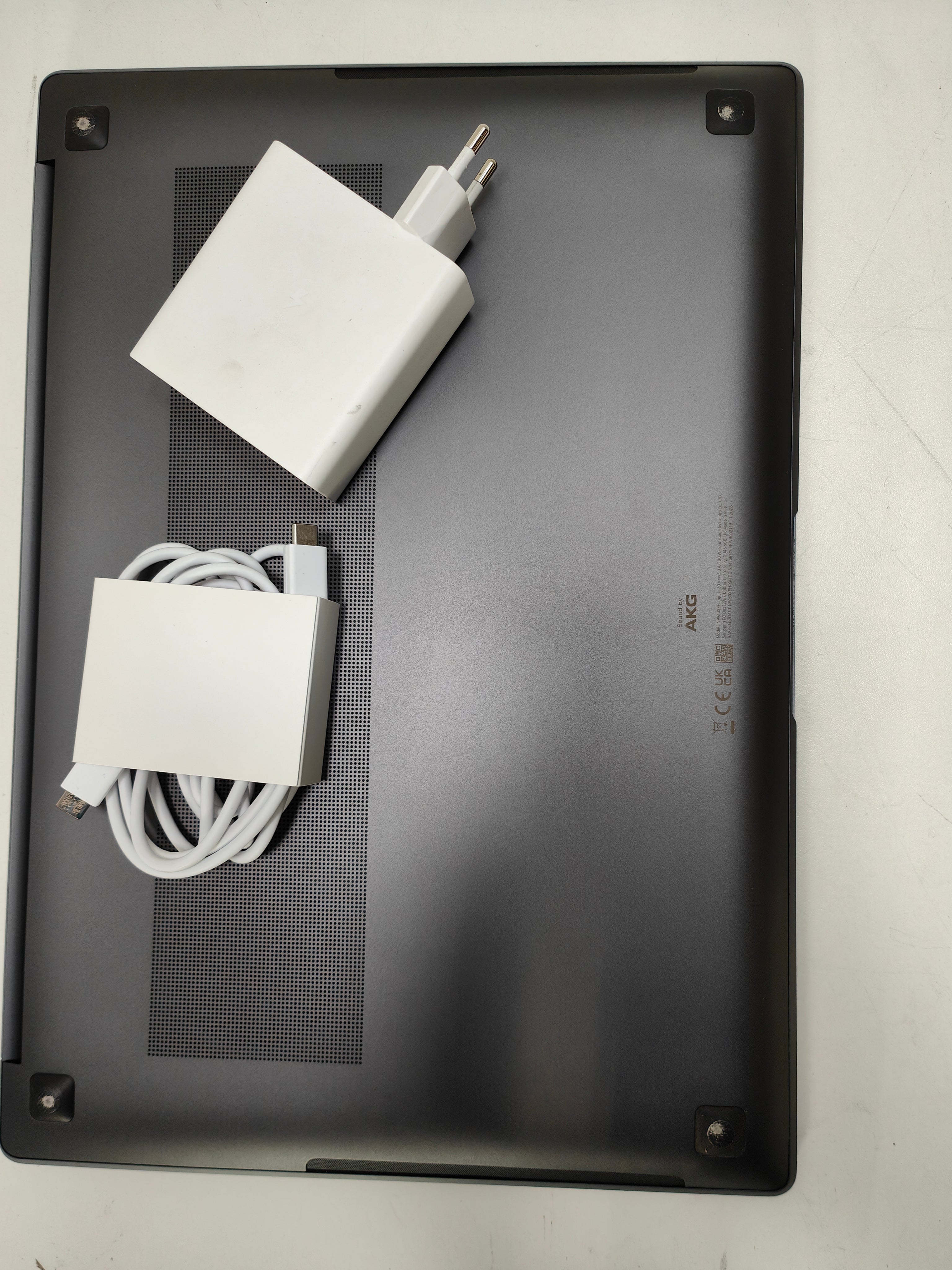 Samsung Galaxy Book3 Ultra NP960XFH-XA4DE QWERTZ (DE)