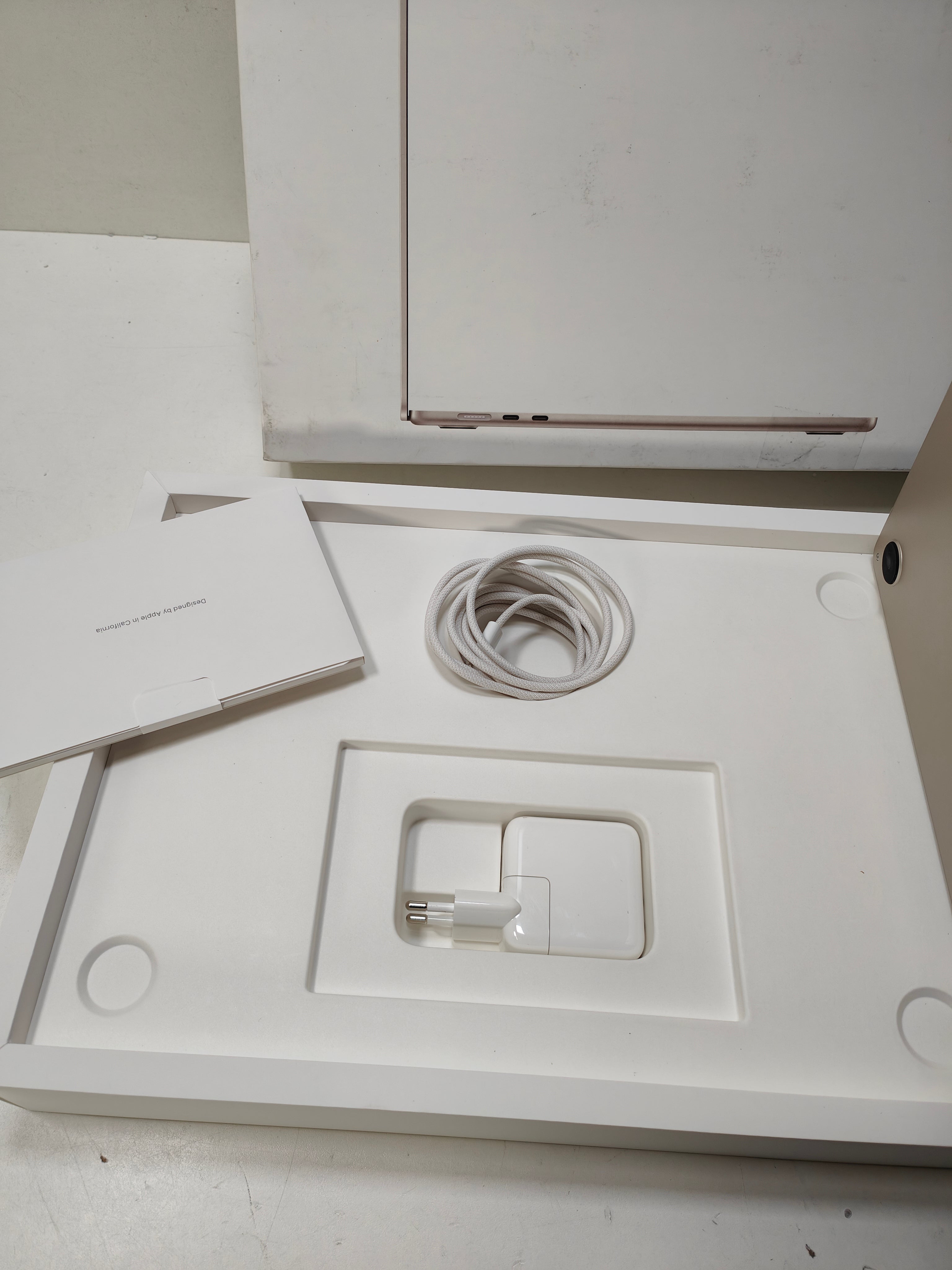 Apple MacBook Air 15" (2024) M3 (8/10) 8GB/256GB Sterrenlicht QWERTY