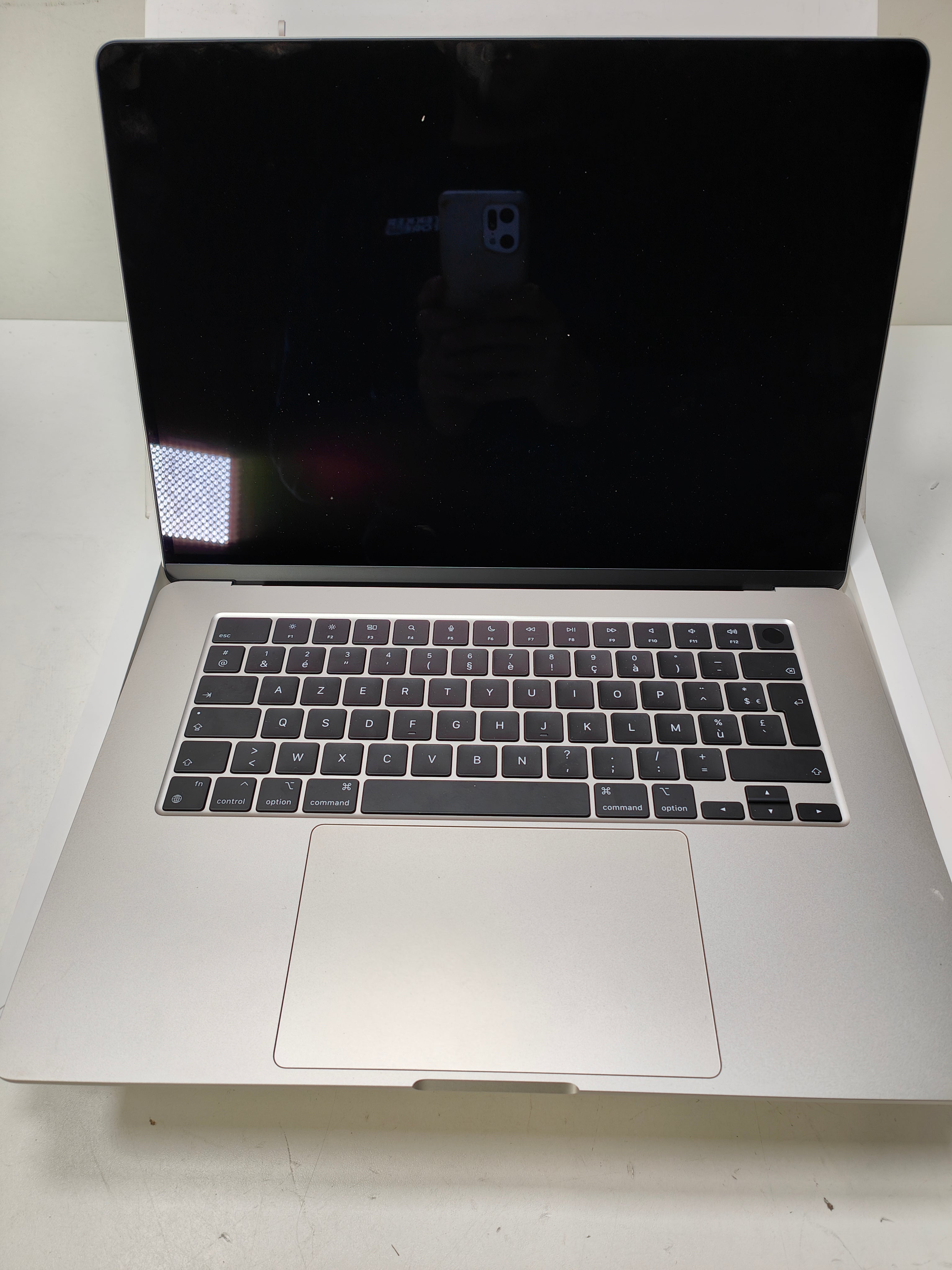 Apple MacBook Air 15" (2024) M3 (8/10) 8GB/256GB Sternenlicht AZERTY