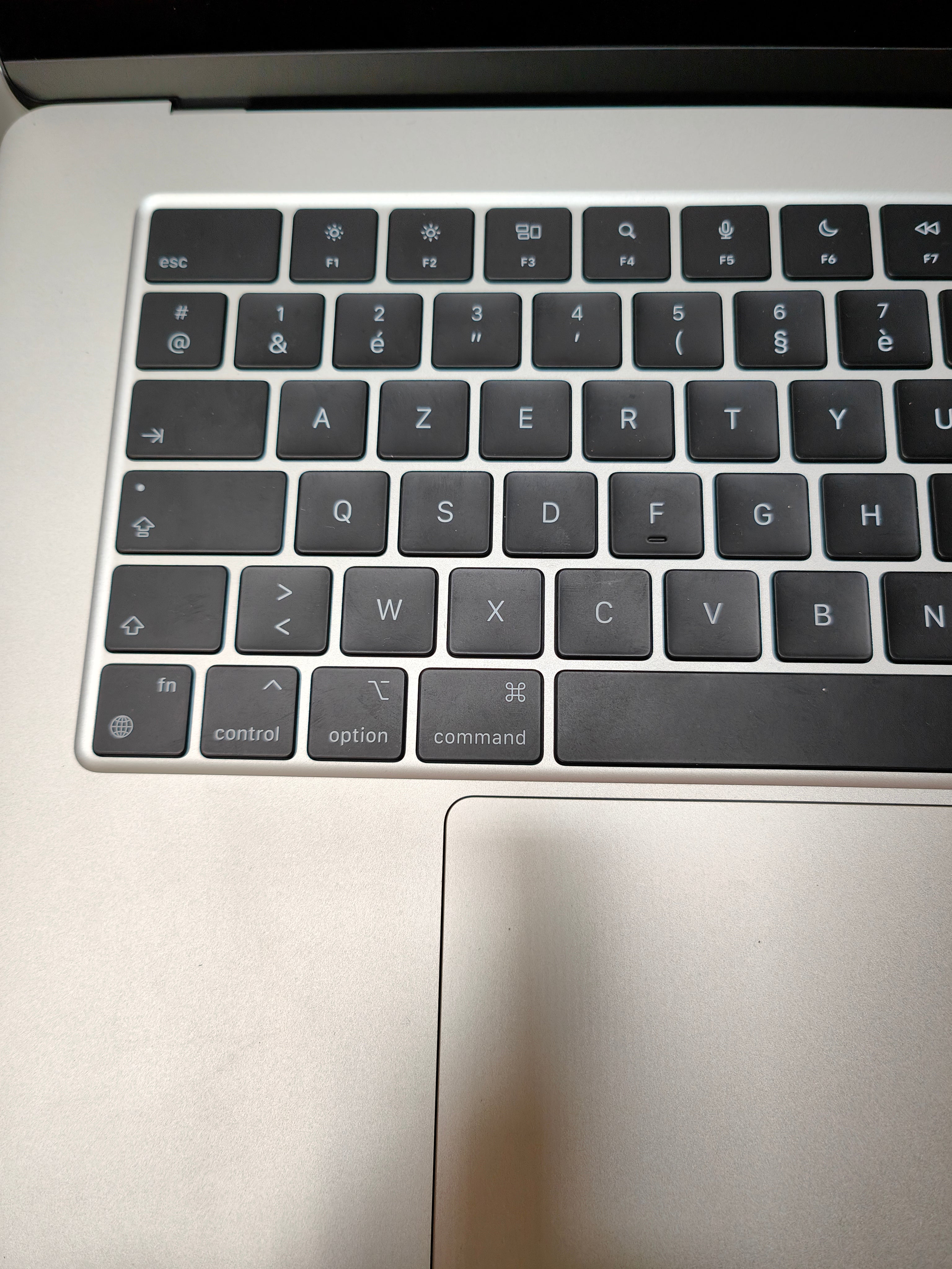 Apple MacBook Air 15" (2024) M3 (8/10) 8GB/256GB Sternenlicht AZERTY