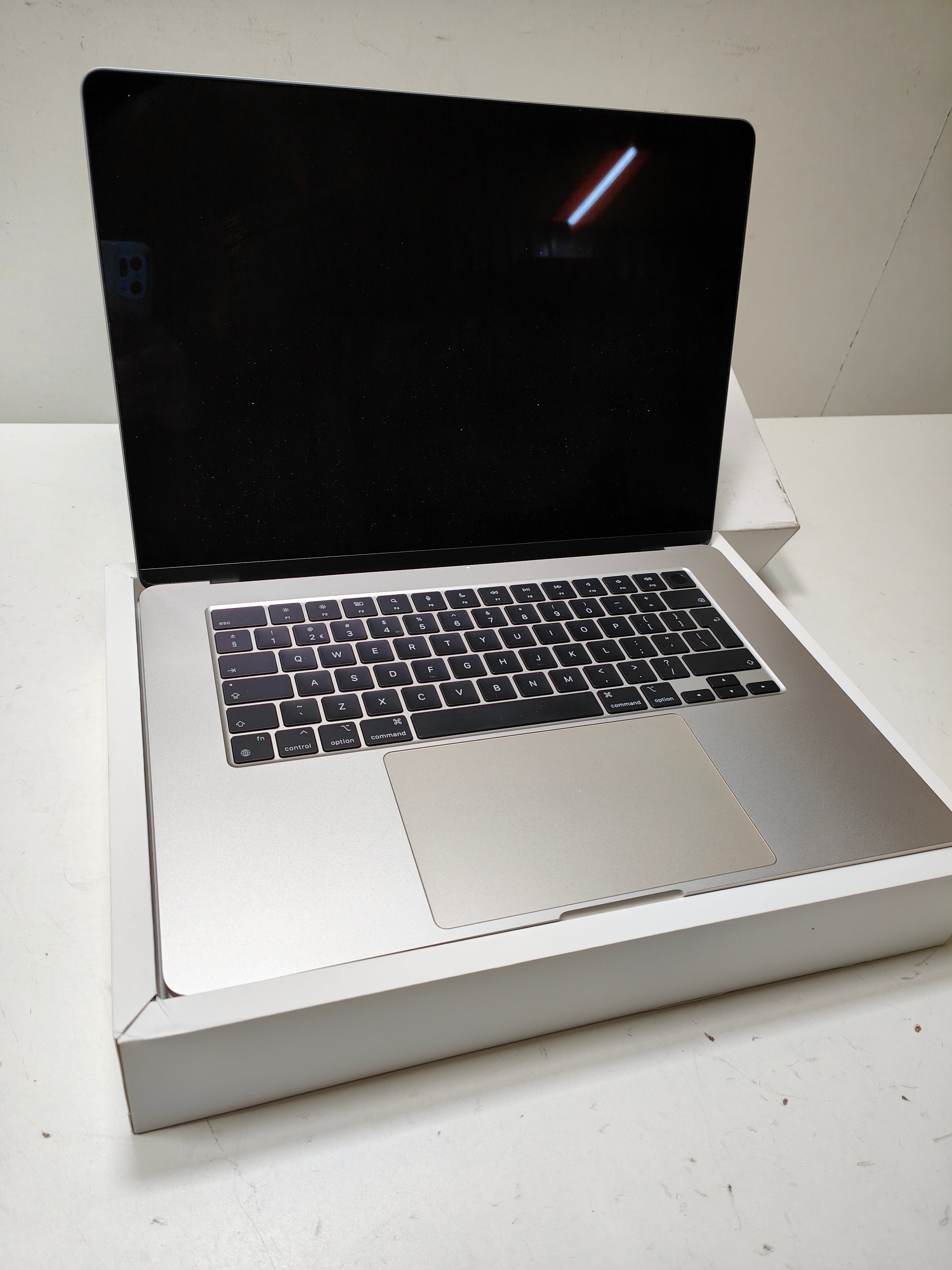 Apple MacBook Air 15" (2024) M3 (8/10) 8GB/256GB Sterrenlicht QWERTY