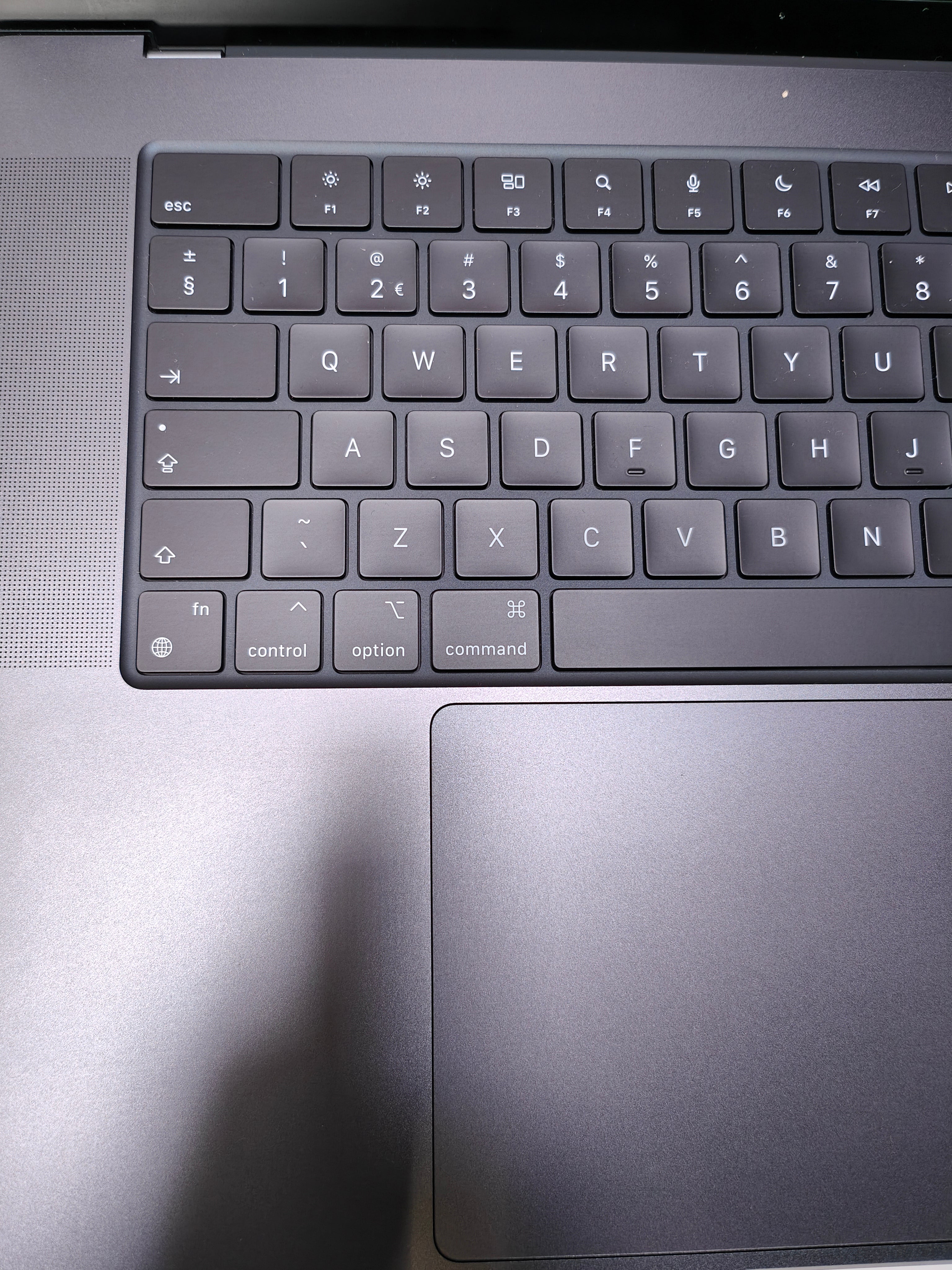 Apple MacBook Pro 16" (2023) M3 Pro (12/18) 18/512 SZ QWERTY