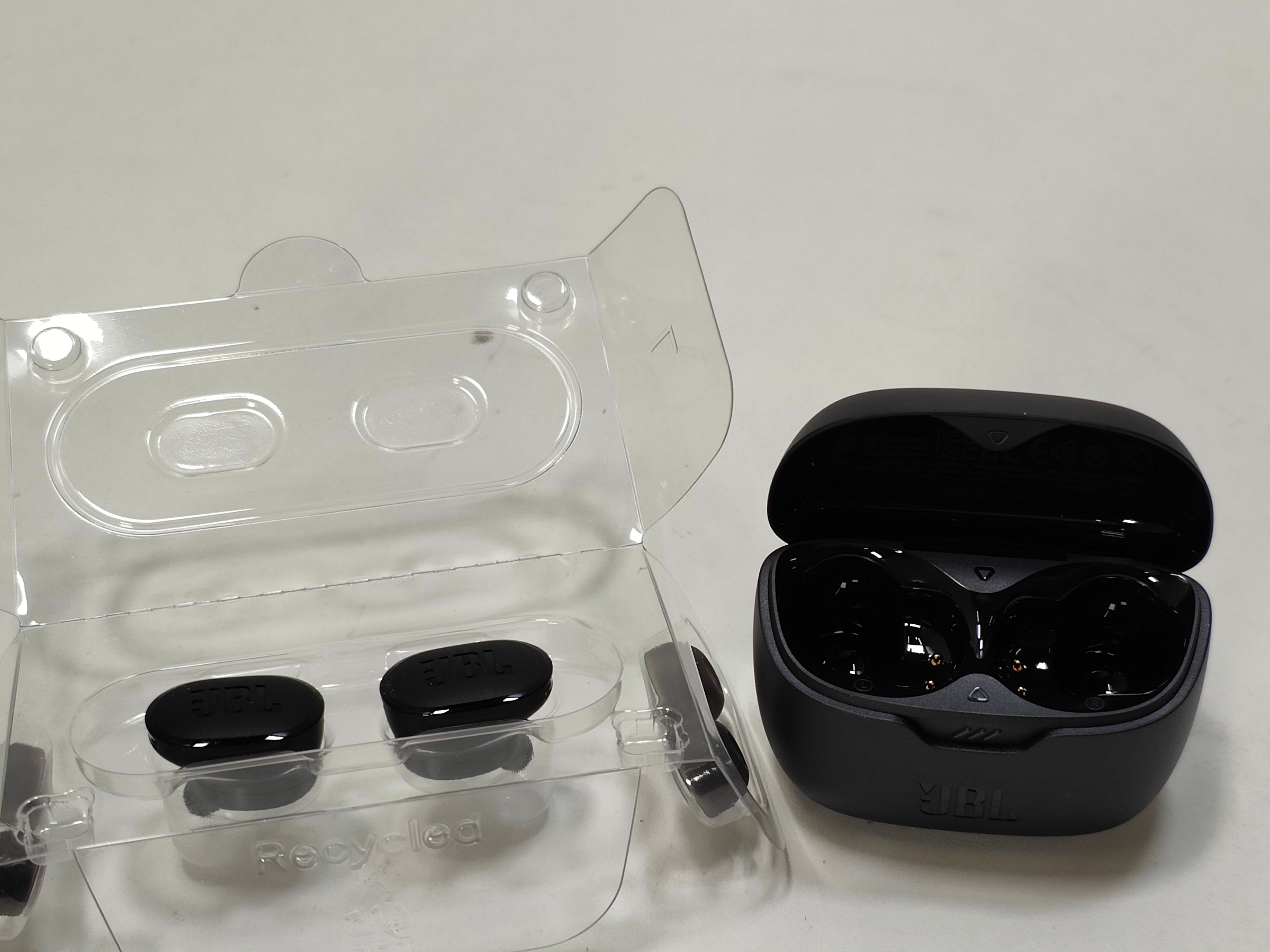 JBL Tune Buds Schwarz