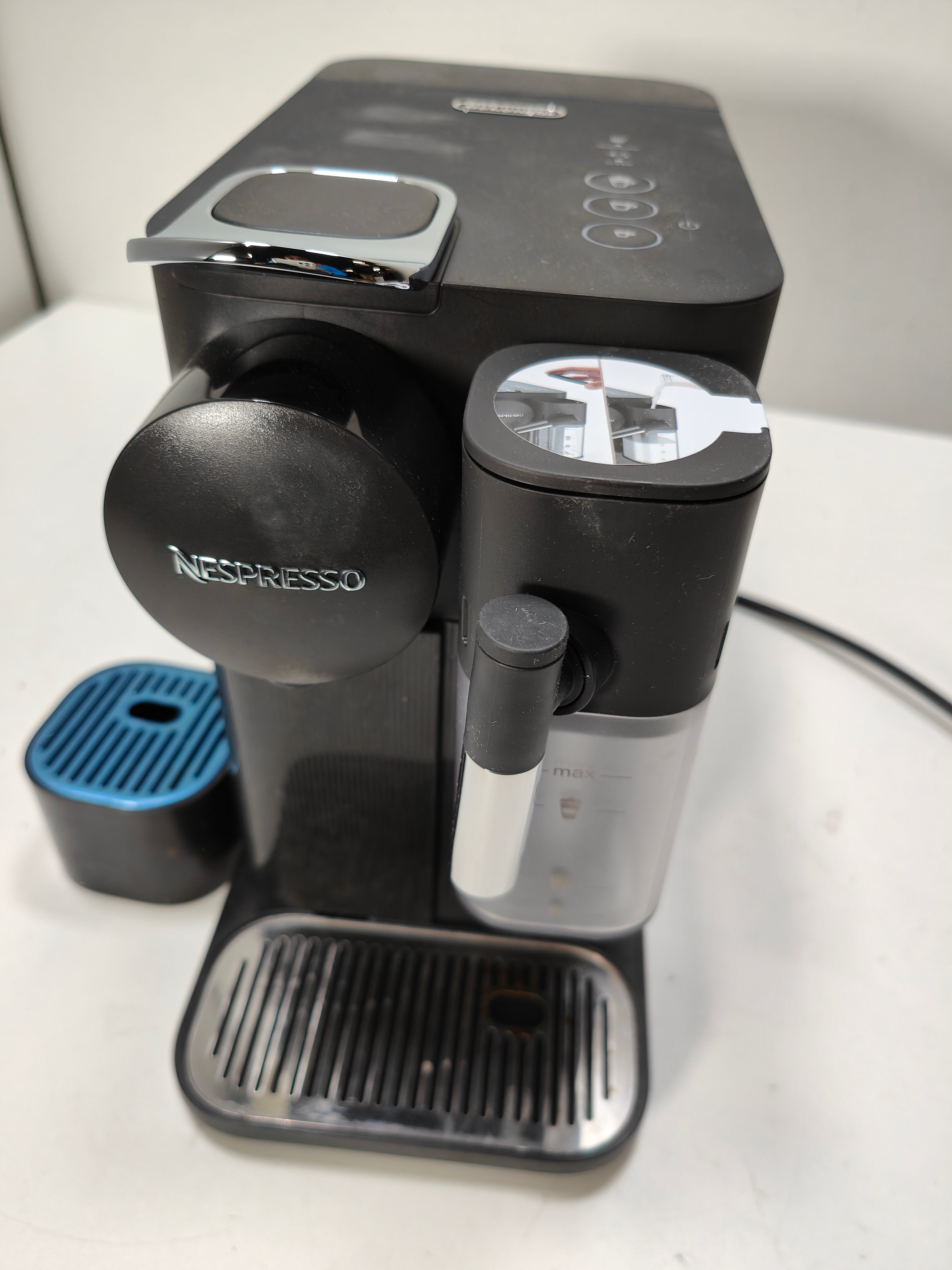 DeLonghi Nespresso Lattissima One EN510.B Schwarz