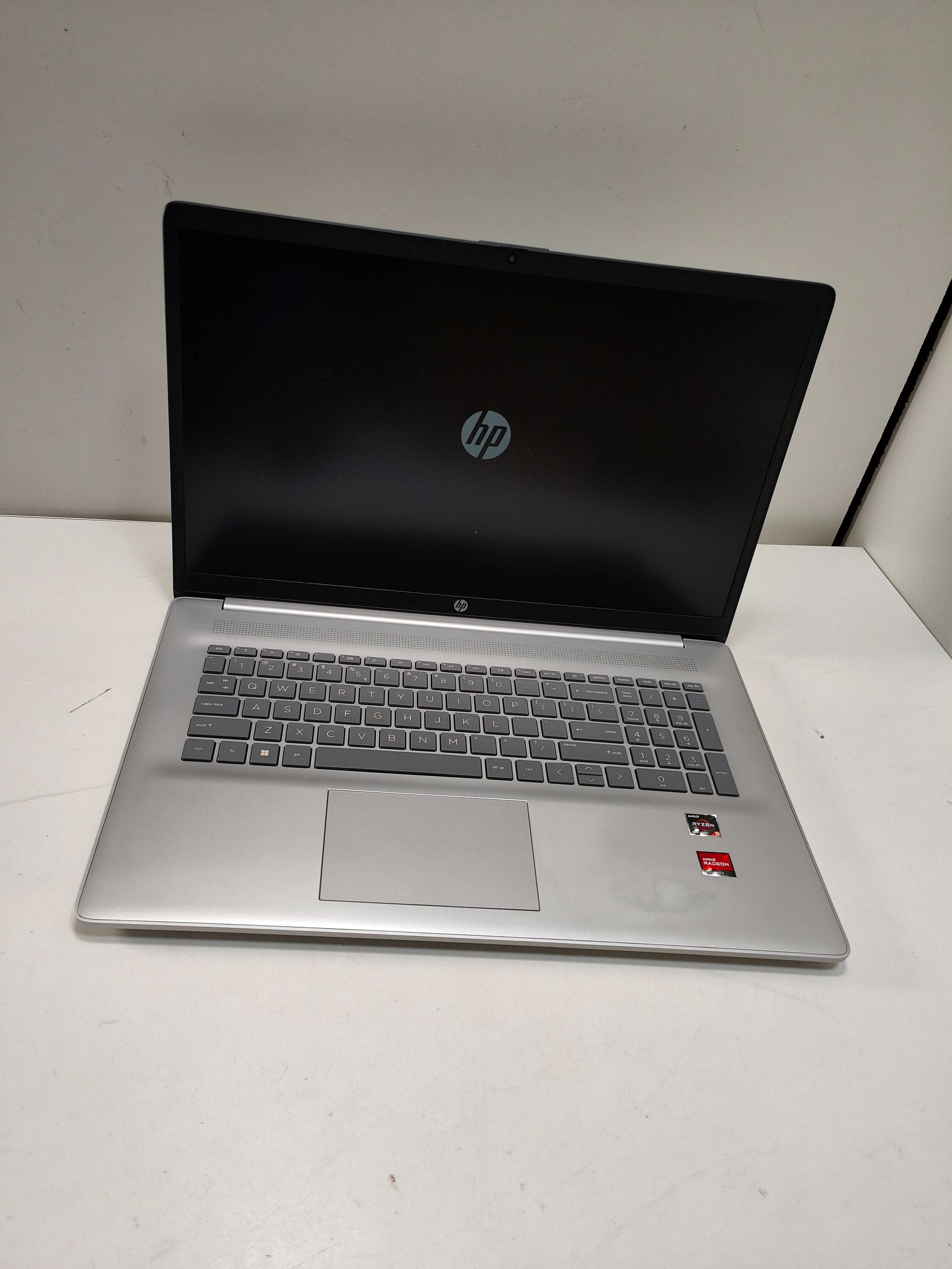 HP Laptop 17-cp2950nd QWERTY