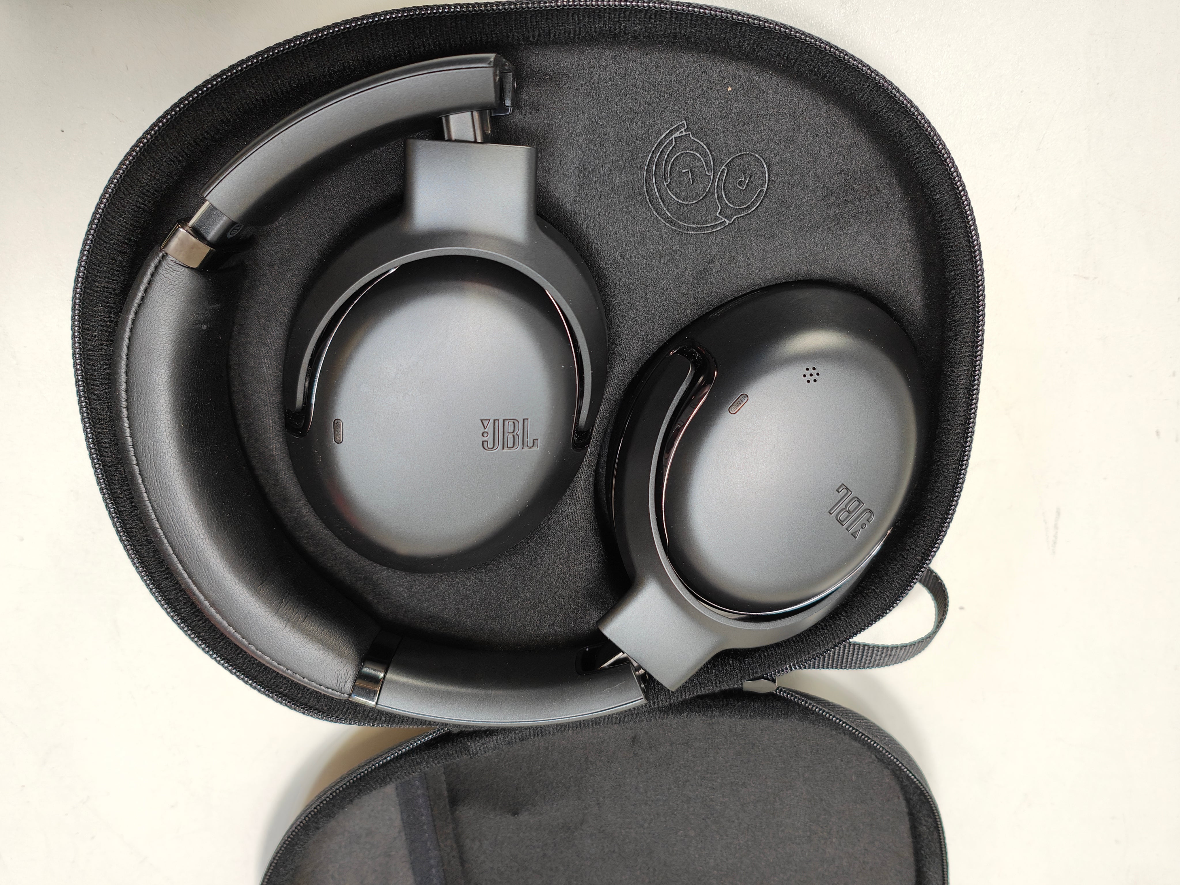 JBL TOUR ONE M2 Schwarz