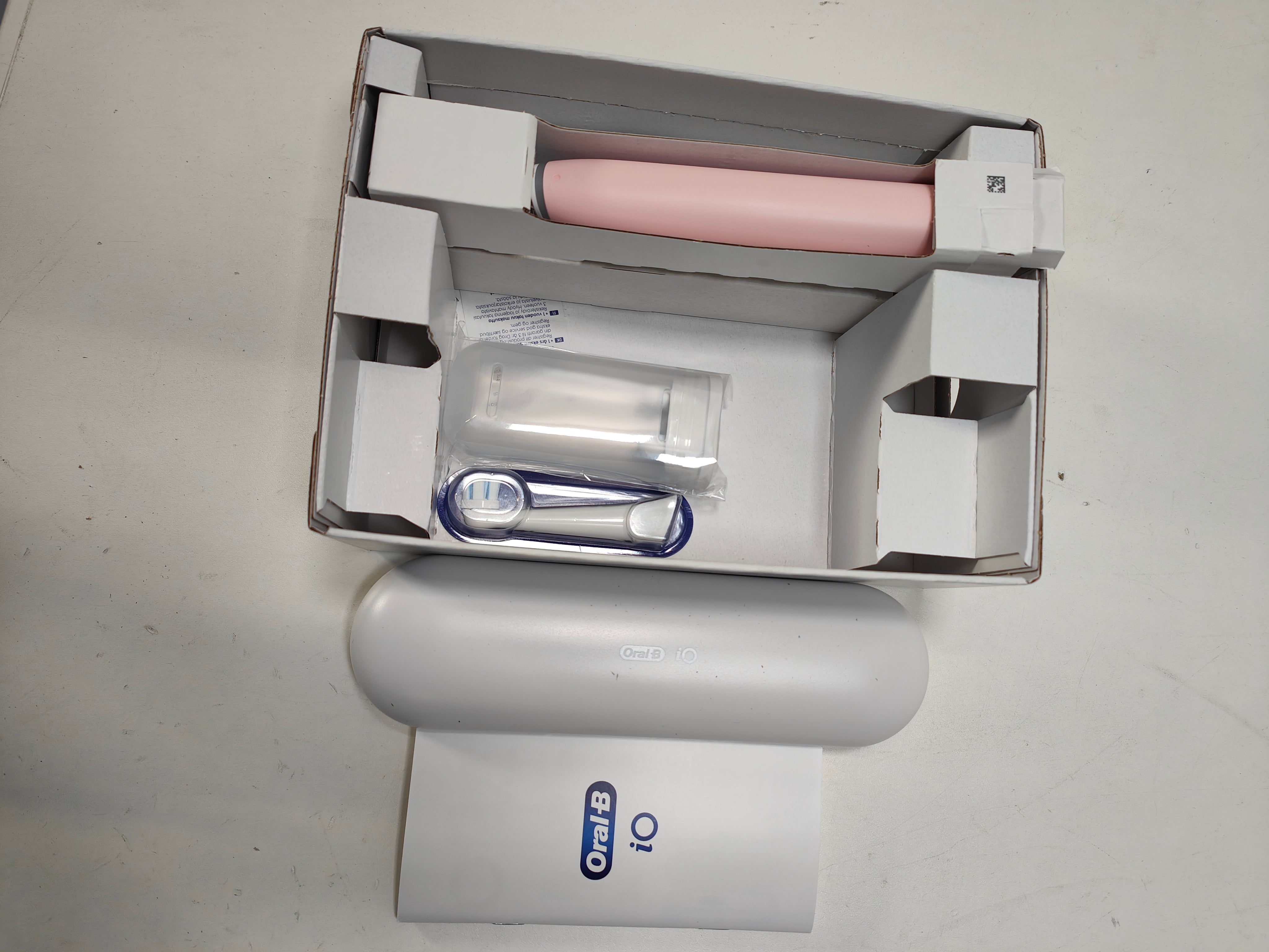 Oral-B iO Serie 6N Licht Rosa + extra iO Sanfte Pflege Aufsteckbürste