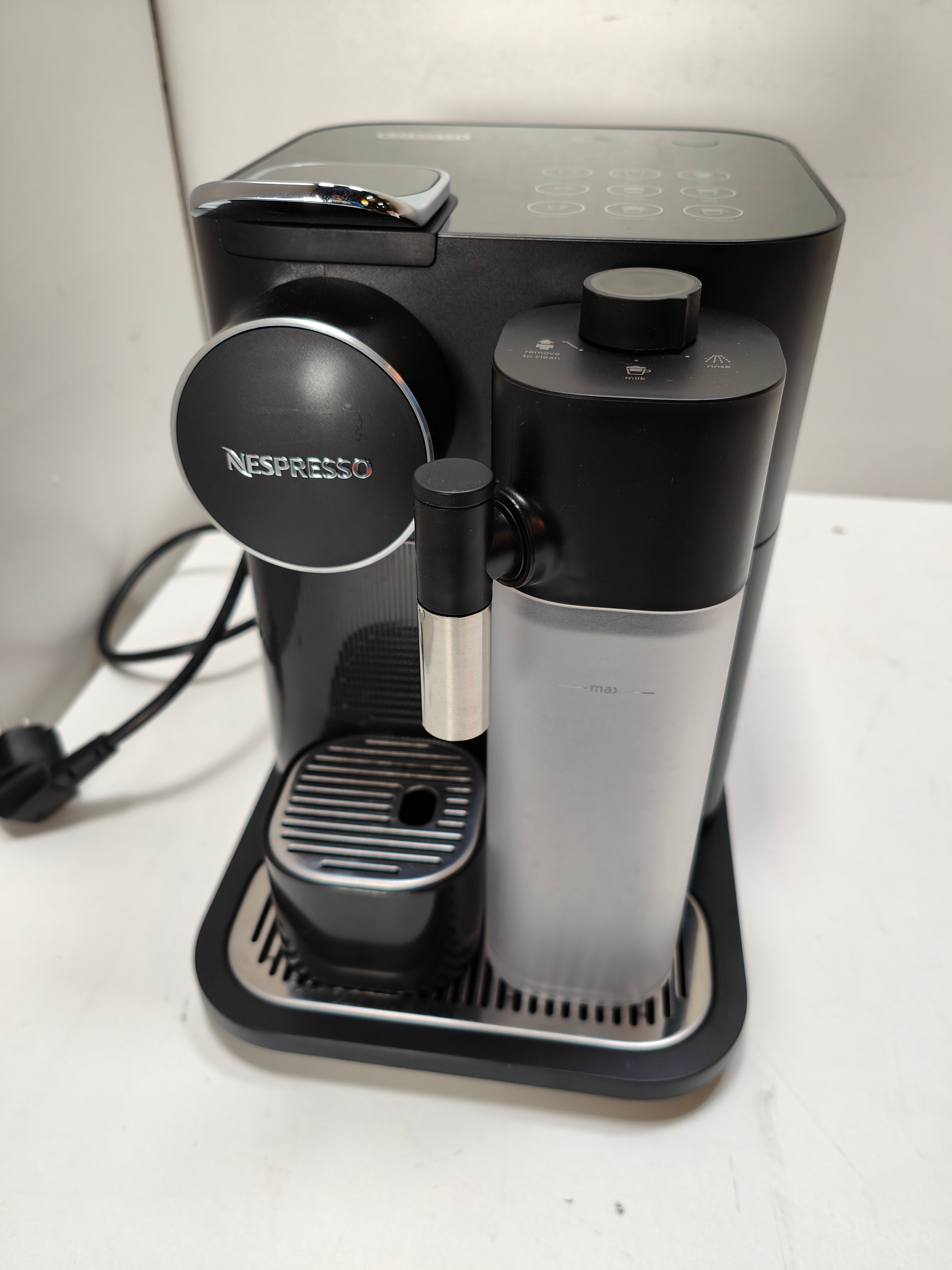 DeLonghi Nespresso Gran Lattissima EN640.B Schwarz