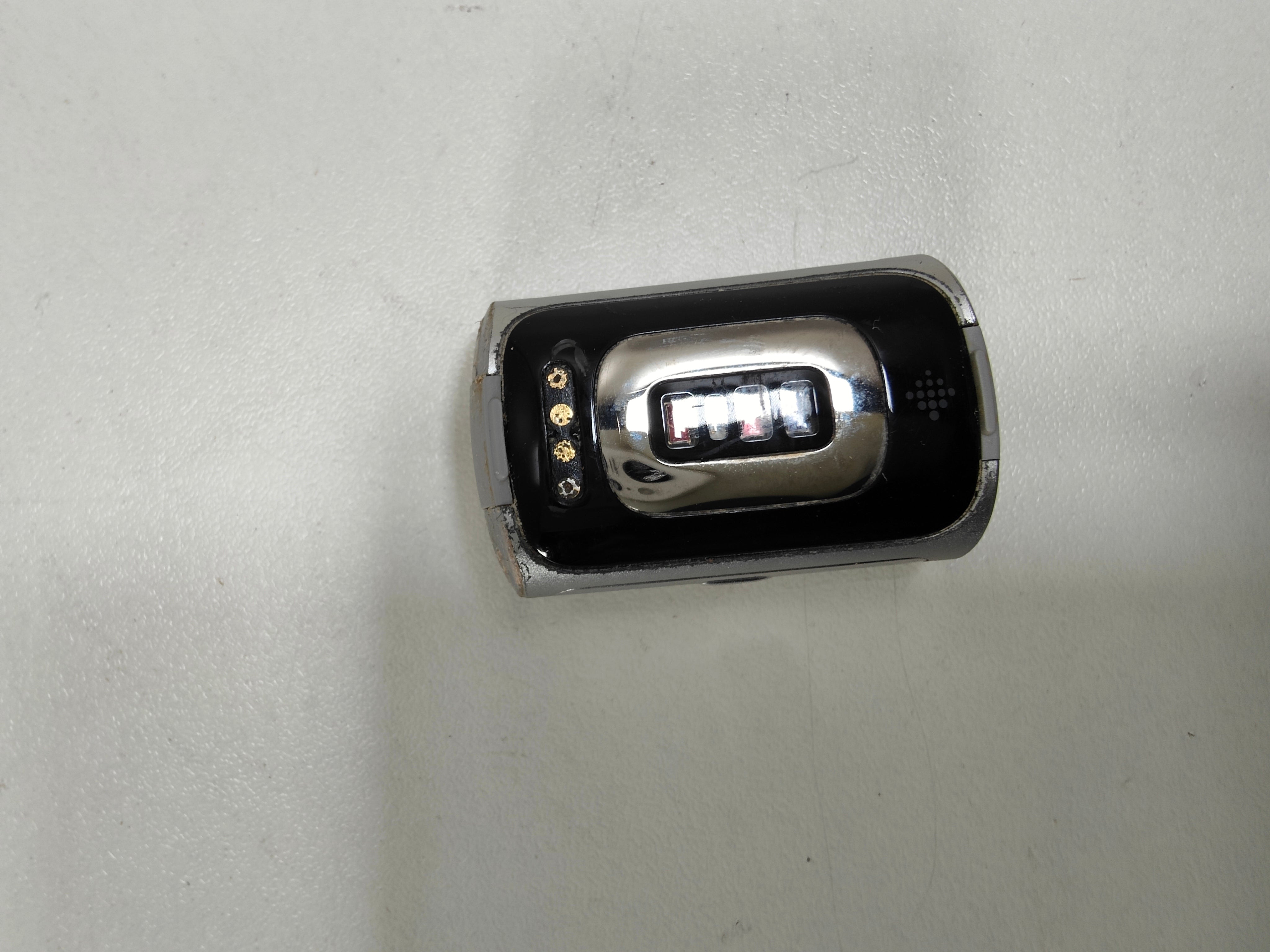 Fitbit Charge 6 - Porzellan/Silber