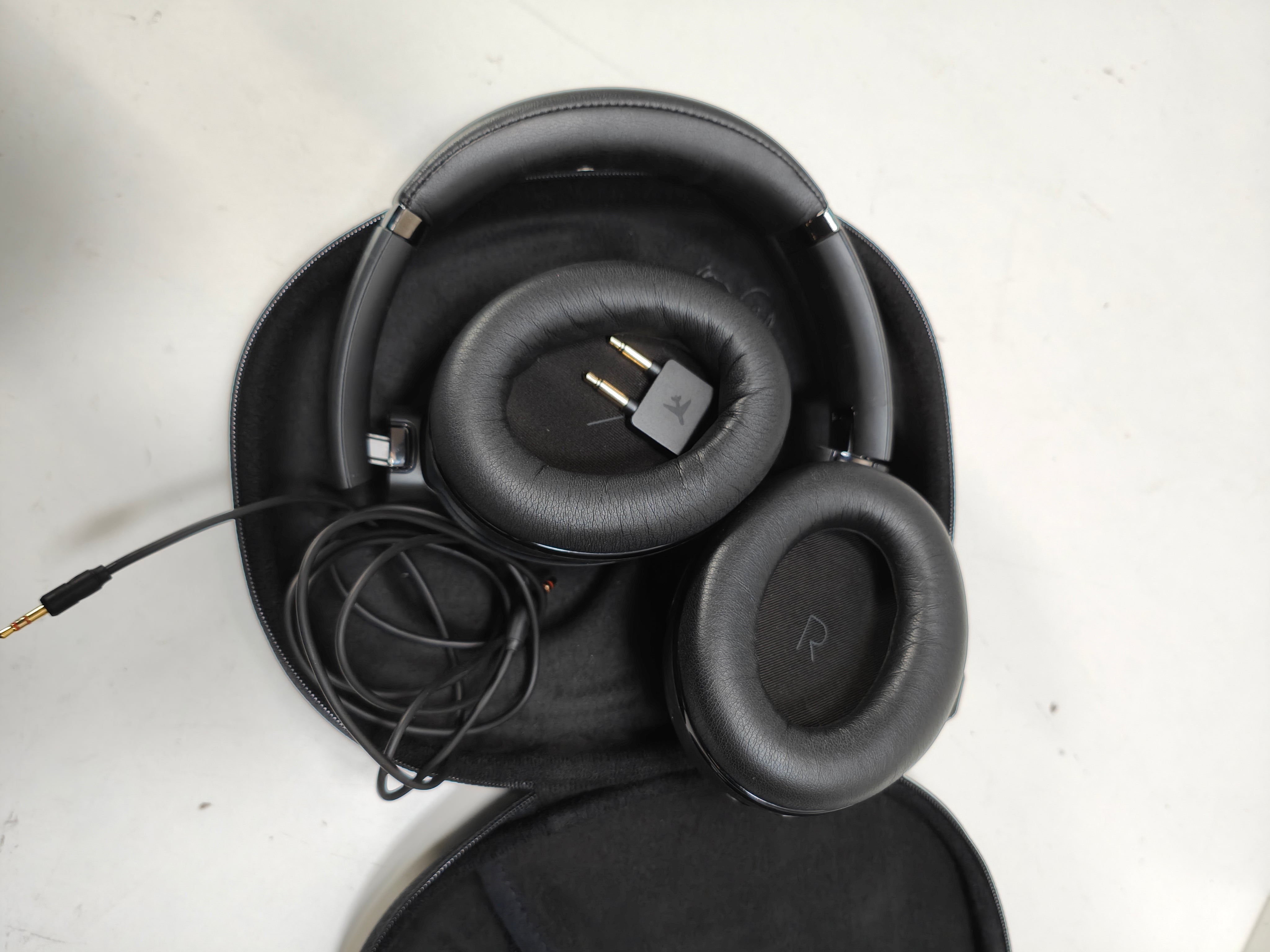 JBL TOUR ONE M2 Zwart