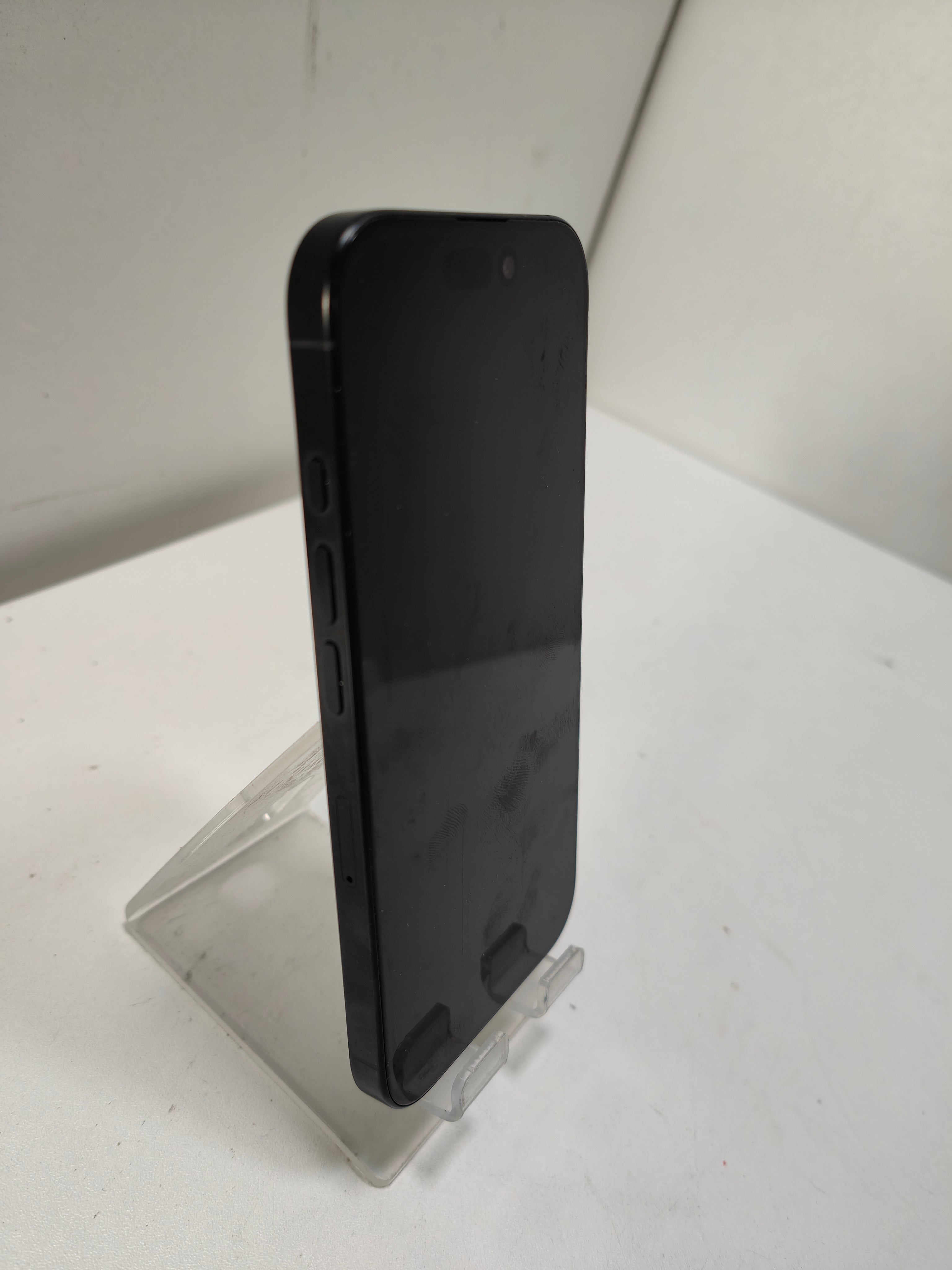 Apple iPhone 16 Pro 128GB Titane Noir