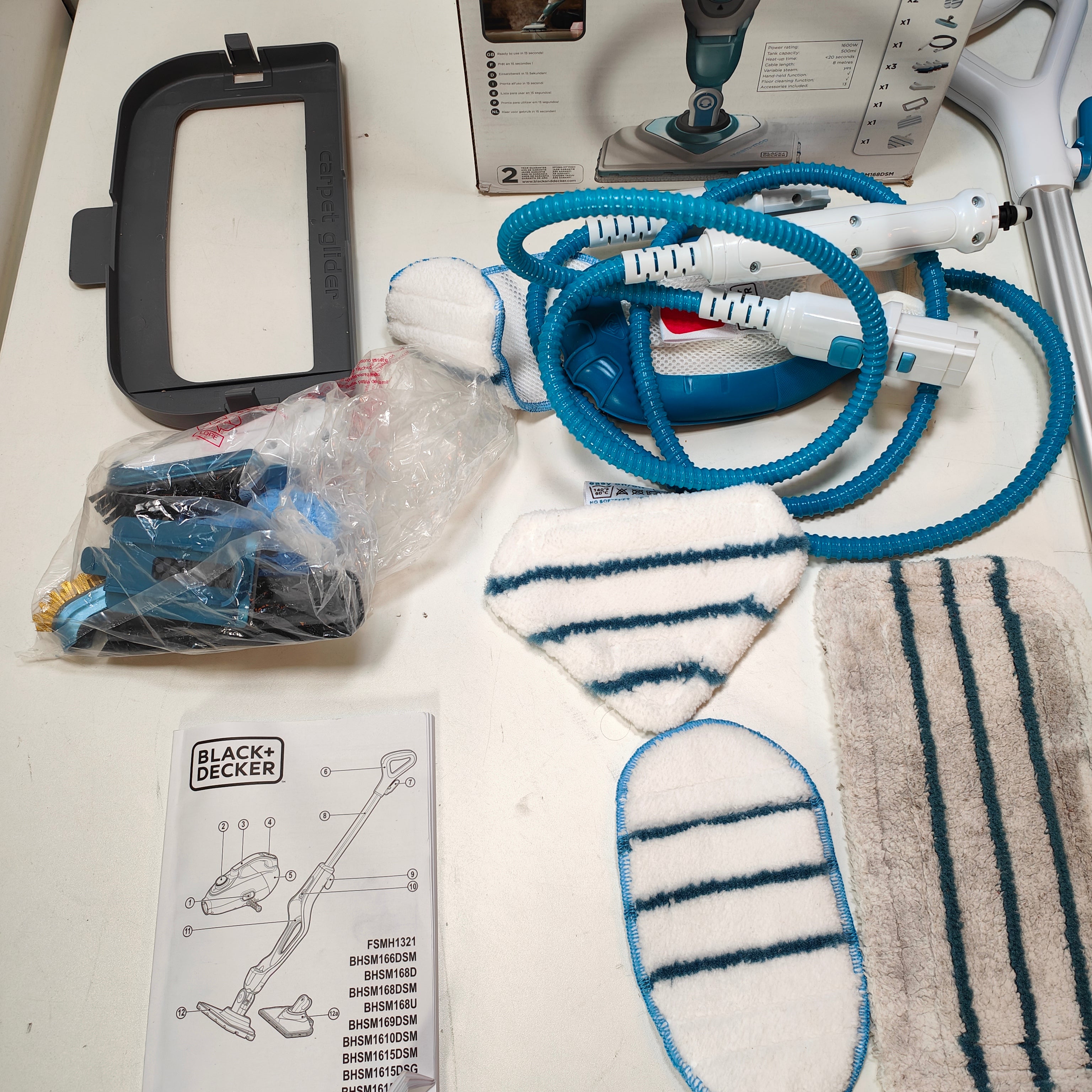 BLACK+DECKER 1600W Steam-mop 15 accessoires