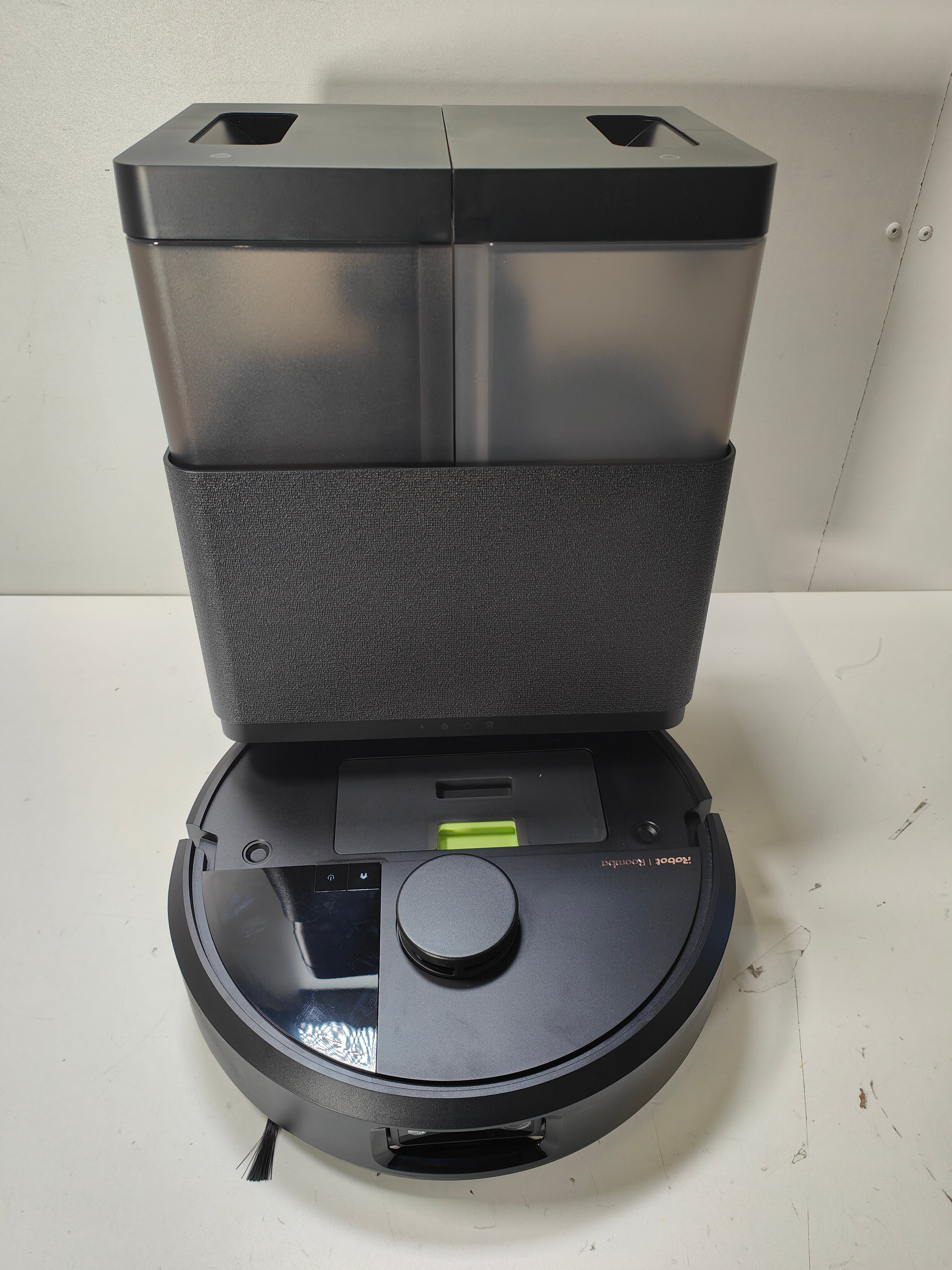 iRobot Plus 505 Combo Robot + Autowash Dock Black