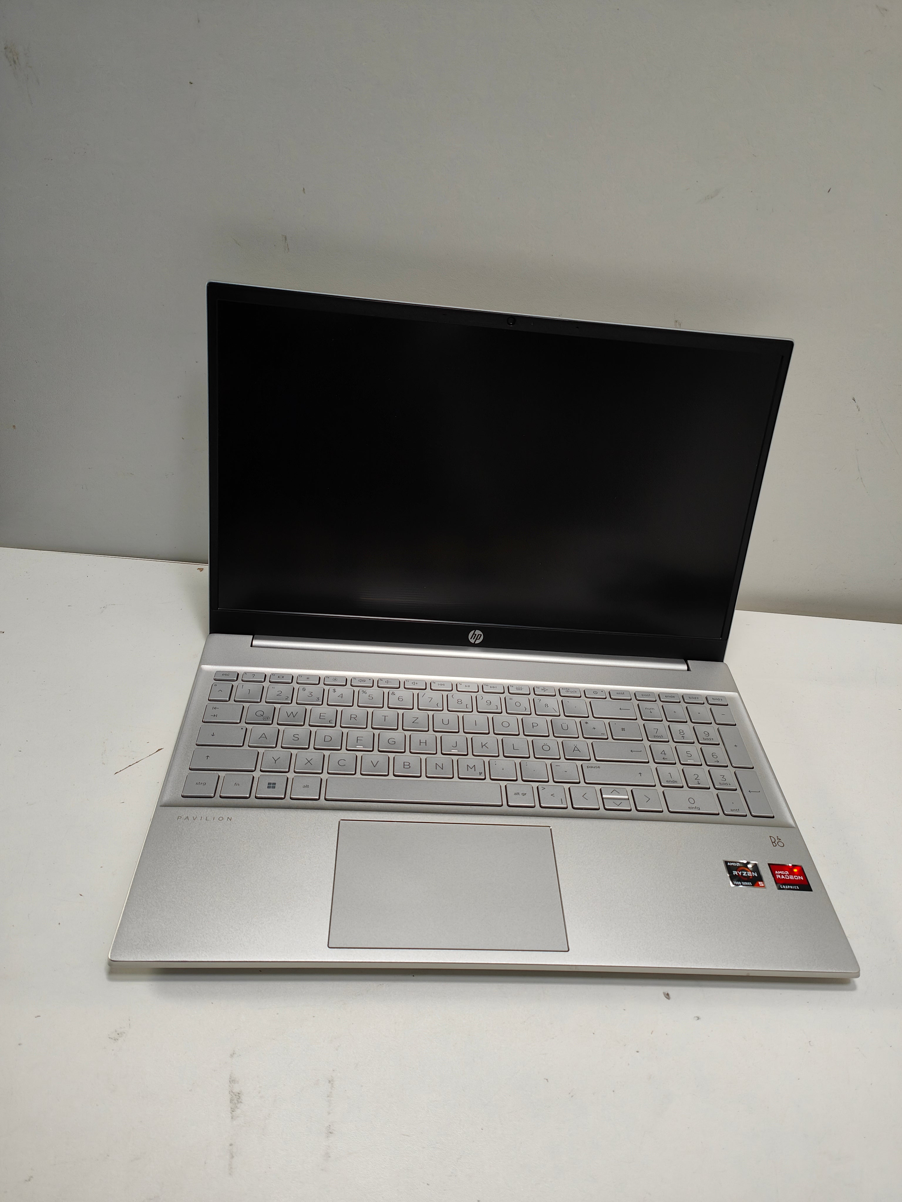 HP Pavilion 15-eh3056ng QWERTZ