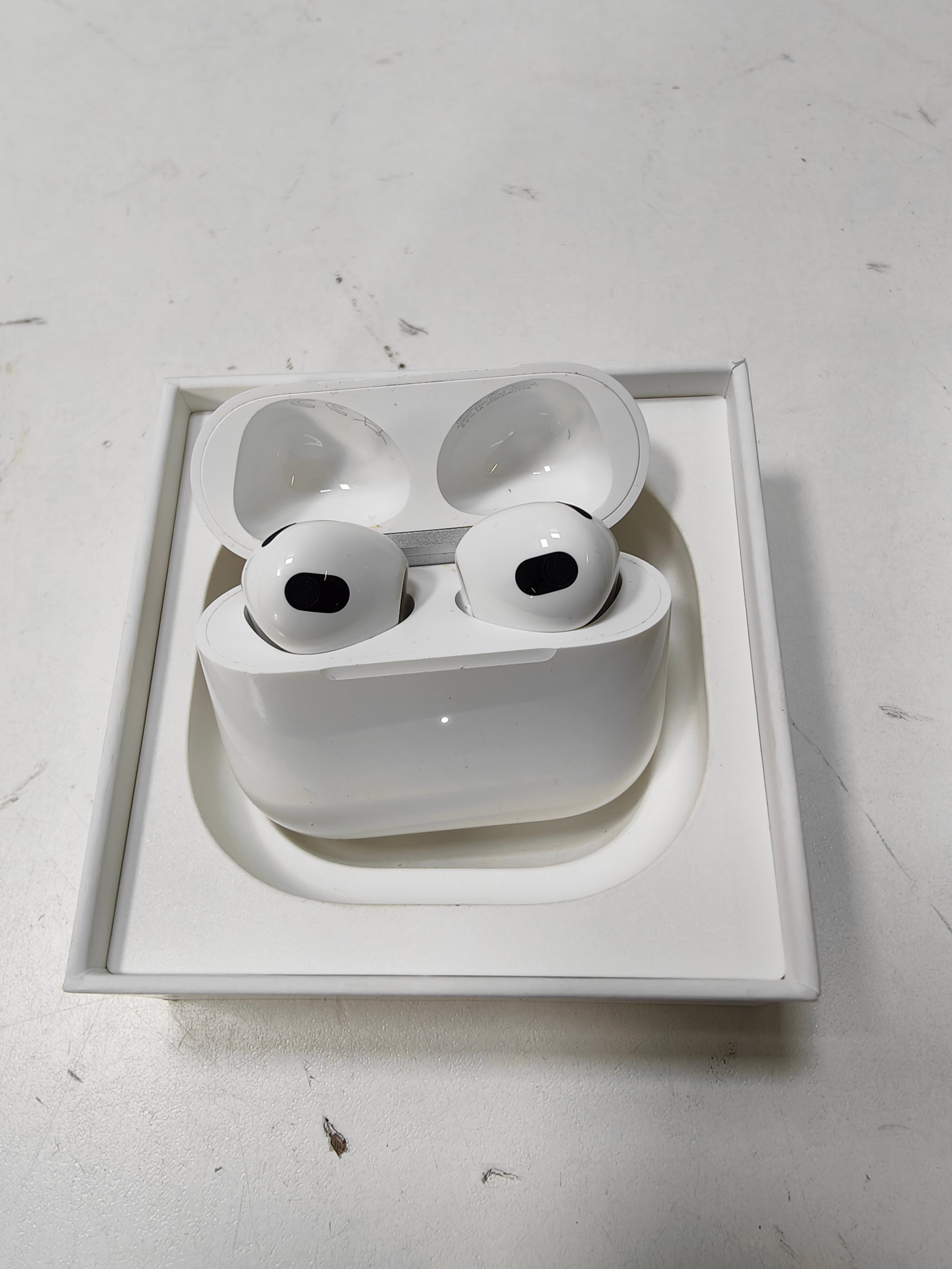 Apple AirPods 3
