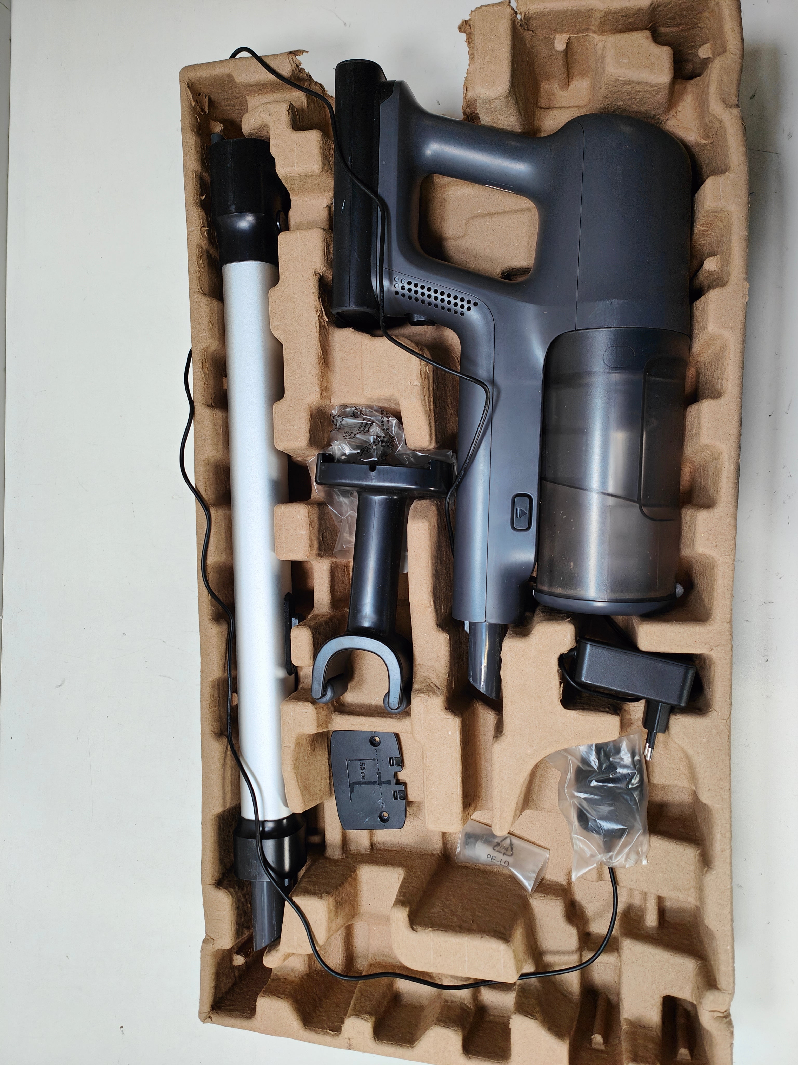 AEG AP61AB21DG ANIMAL 6000