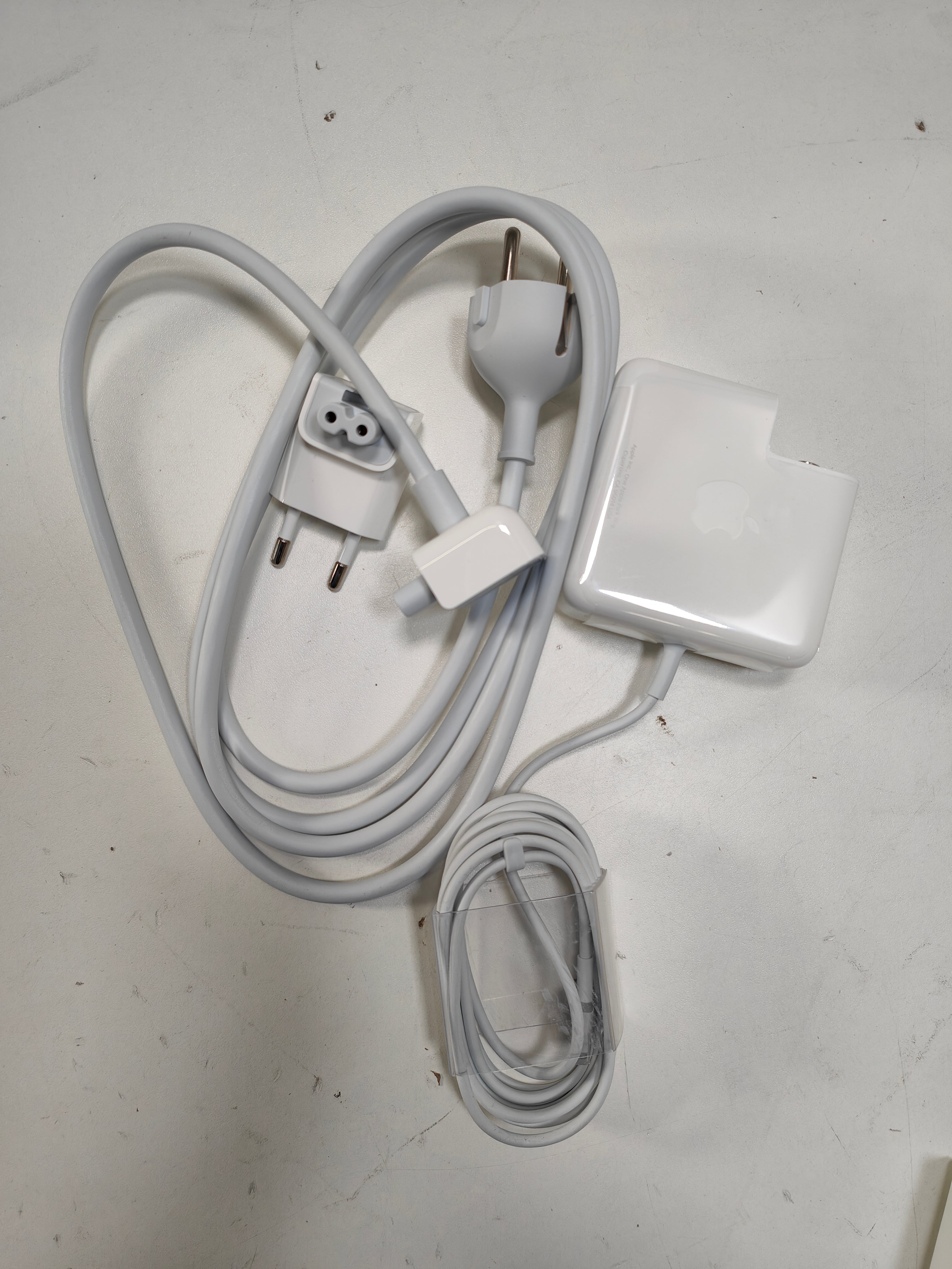 Apple MacBook Pro Retina MagSafe2 Adapter 60W (MD565Z/A)