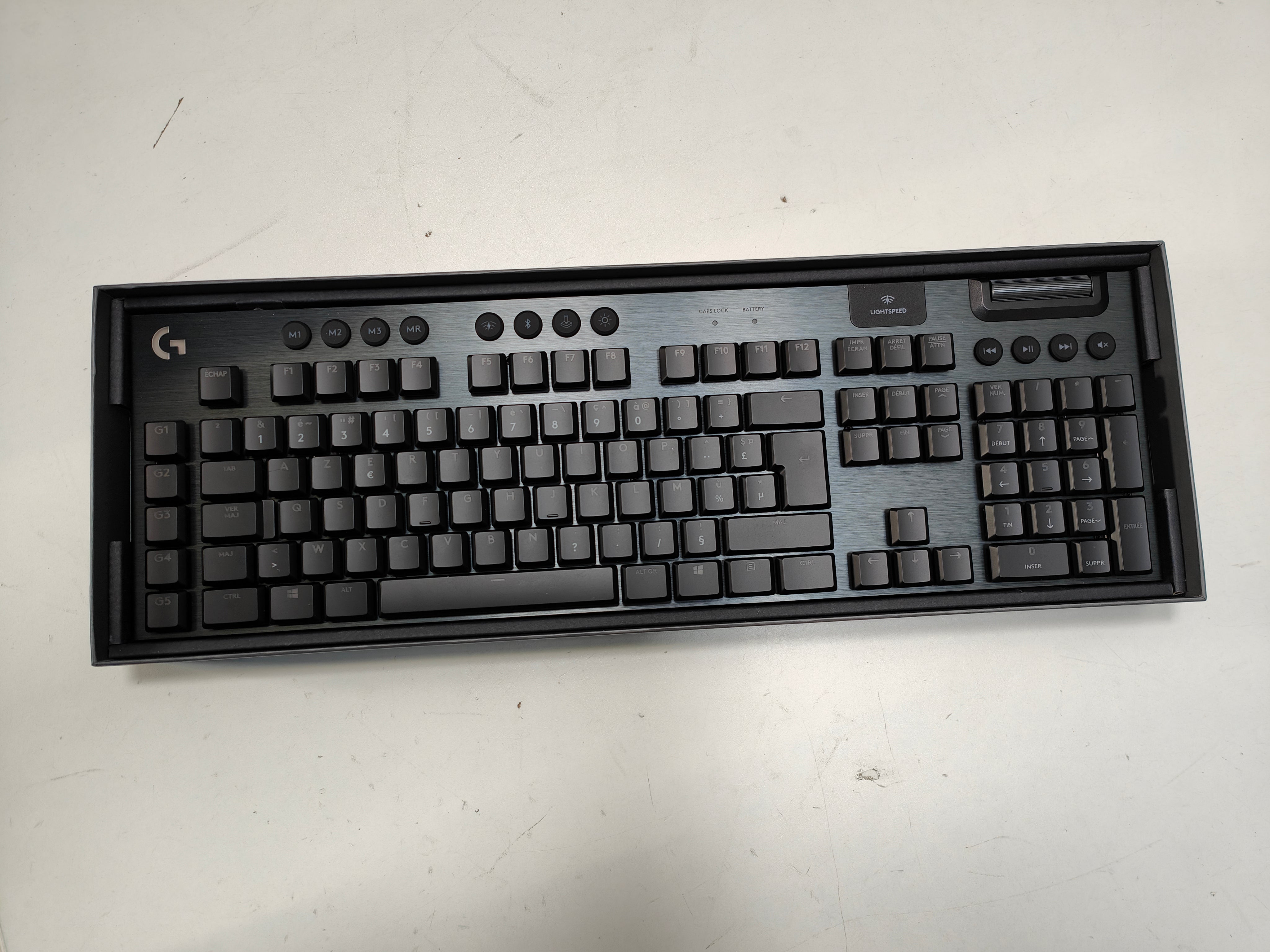 Logitech G 15 Lightspeed Kabellose RGB Mechanische Gaming AZERTY