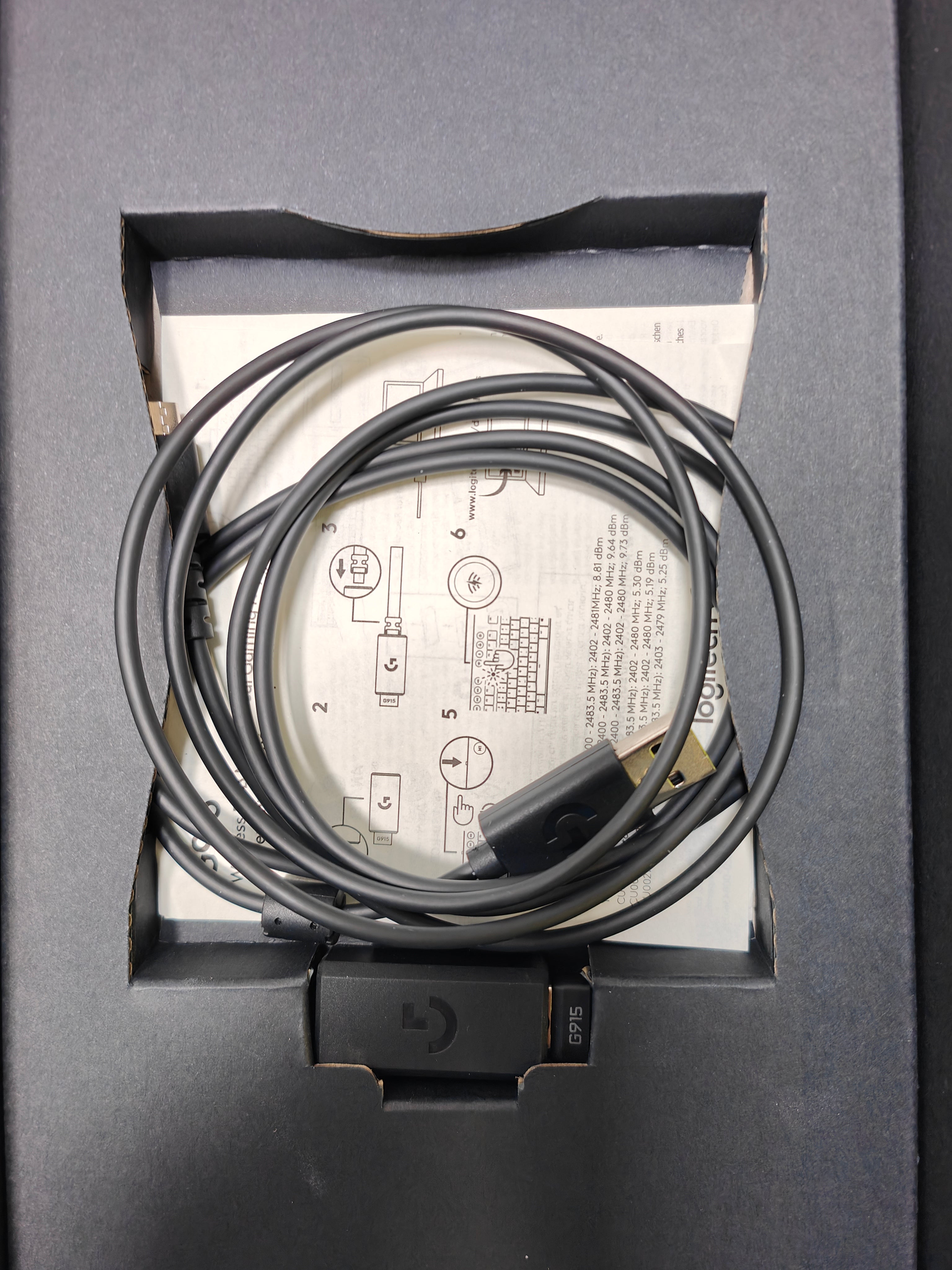 Logitech G 15 Lightspeed Kabellose RGB Mechanische Gaming AZERTY