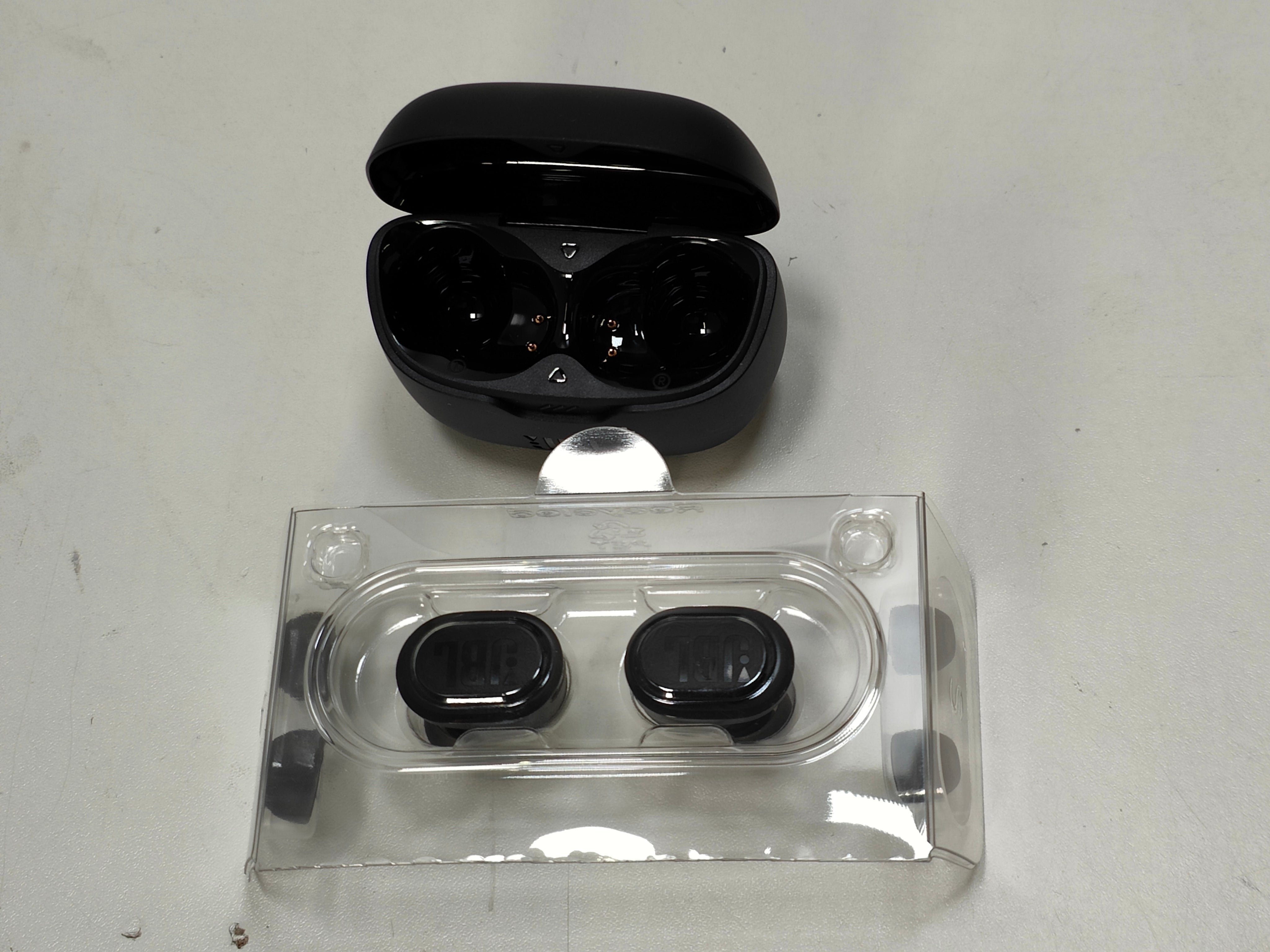 JBL Tune Buds Schwarz