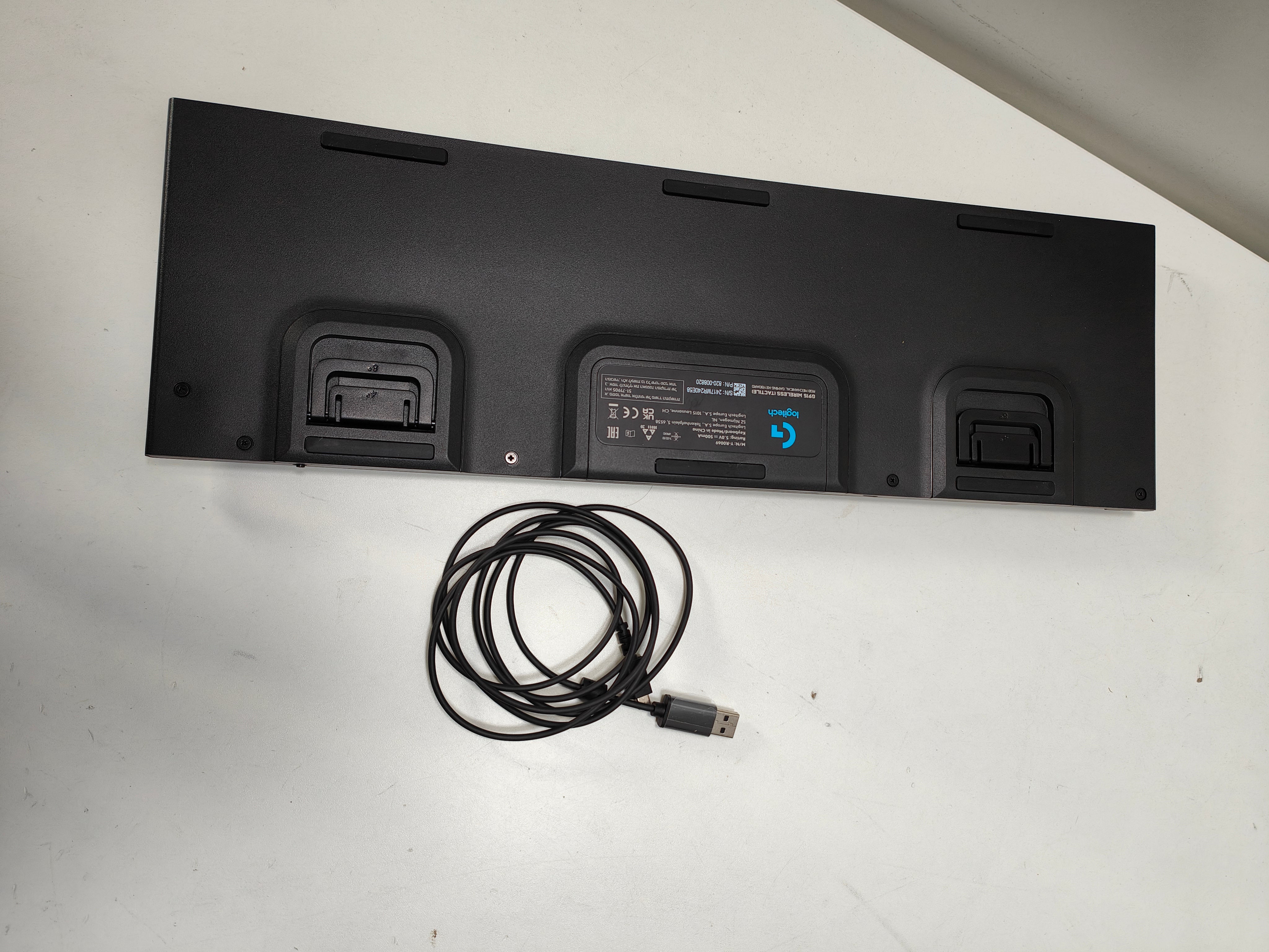 Logitech G 15 Lightspeed Kabellose RGB Mechanische Gaming AZERTY