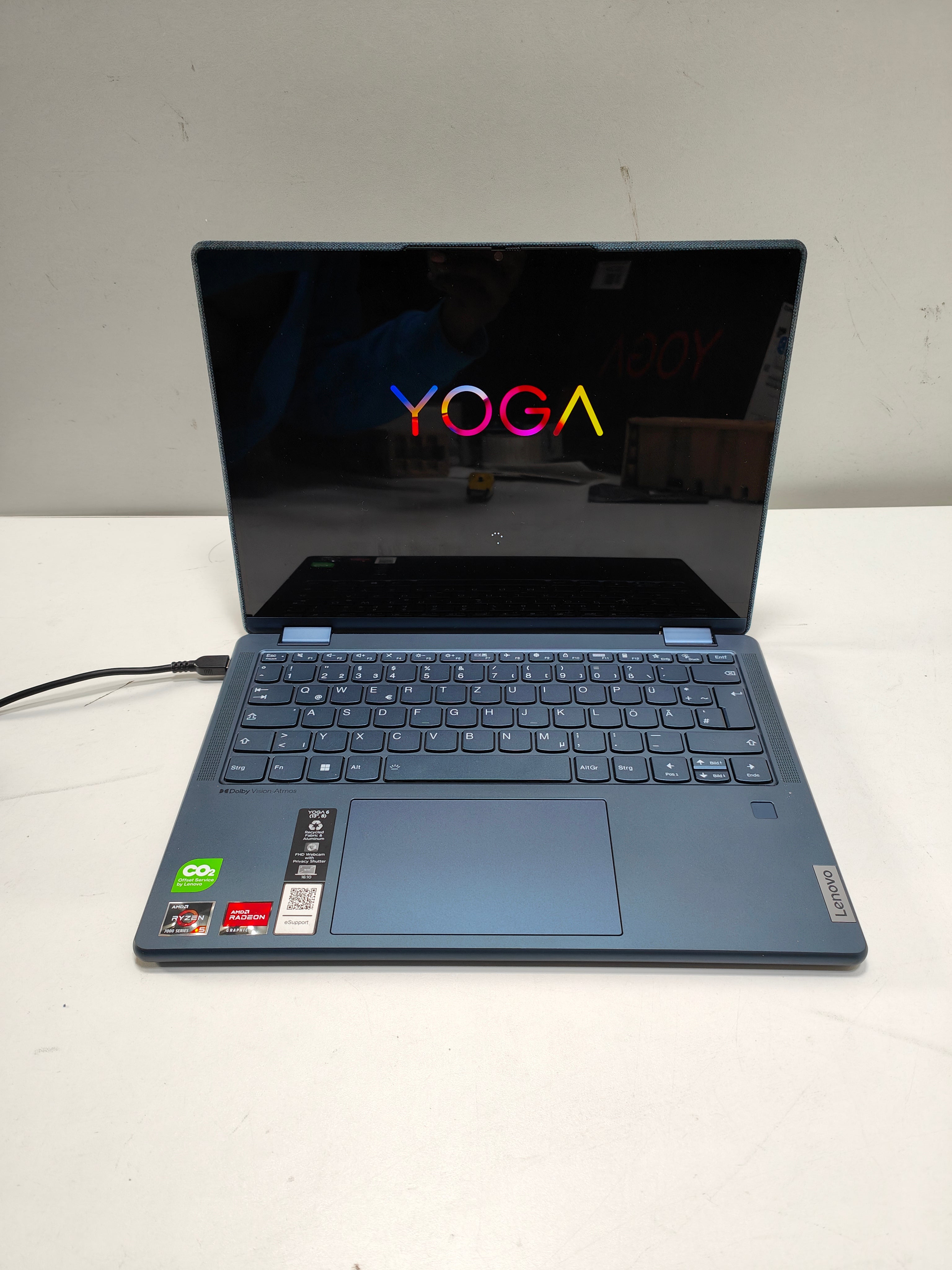Lenovo Yoga 6 13ABR8 AMD Ryzen 5 7530U 33,78cm 13,3 Zoll WUXGA QWERTZ