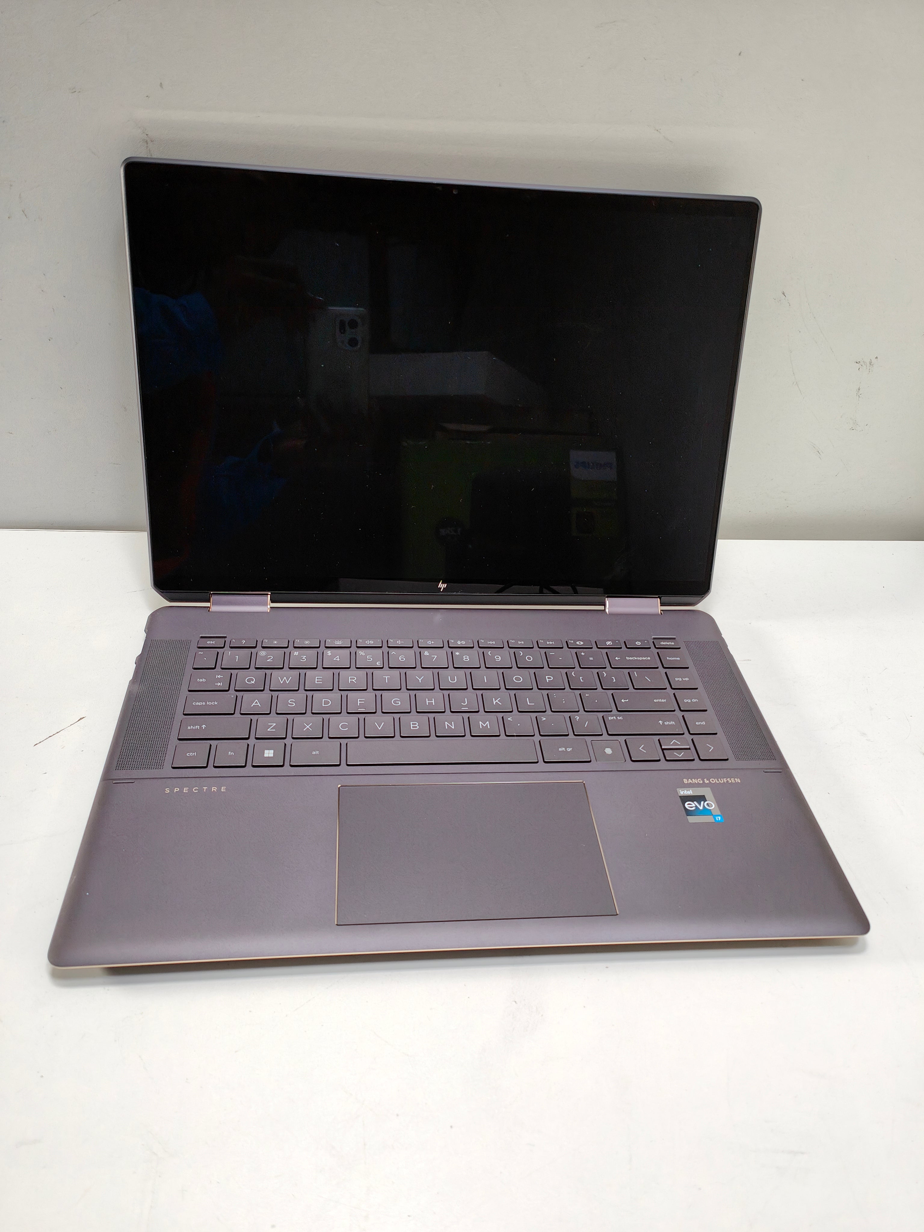 HP Spectre x360 16-f2975nd QWERTY