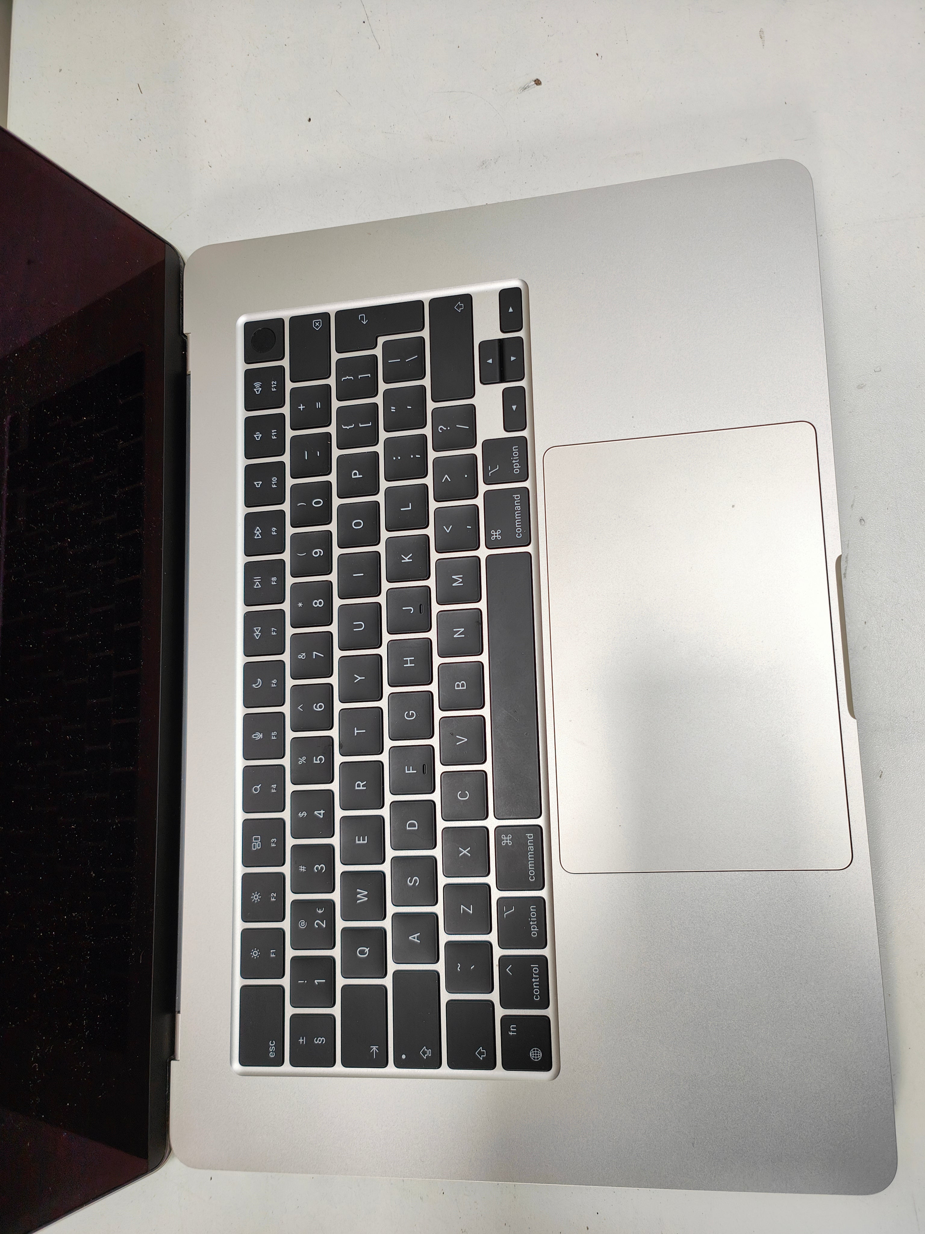 Apple MacBook Air 15" (2024) M3 (8/10) 8GB/256GB Sterrenlicht QWERTY