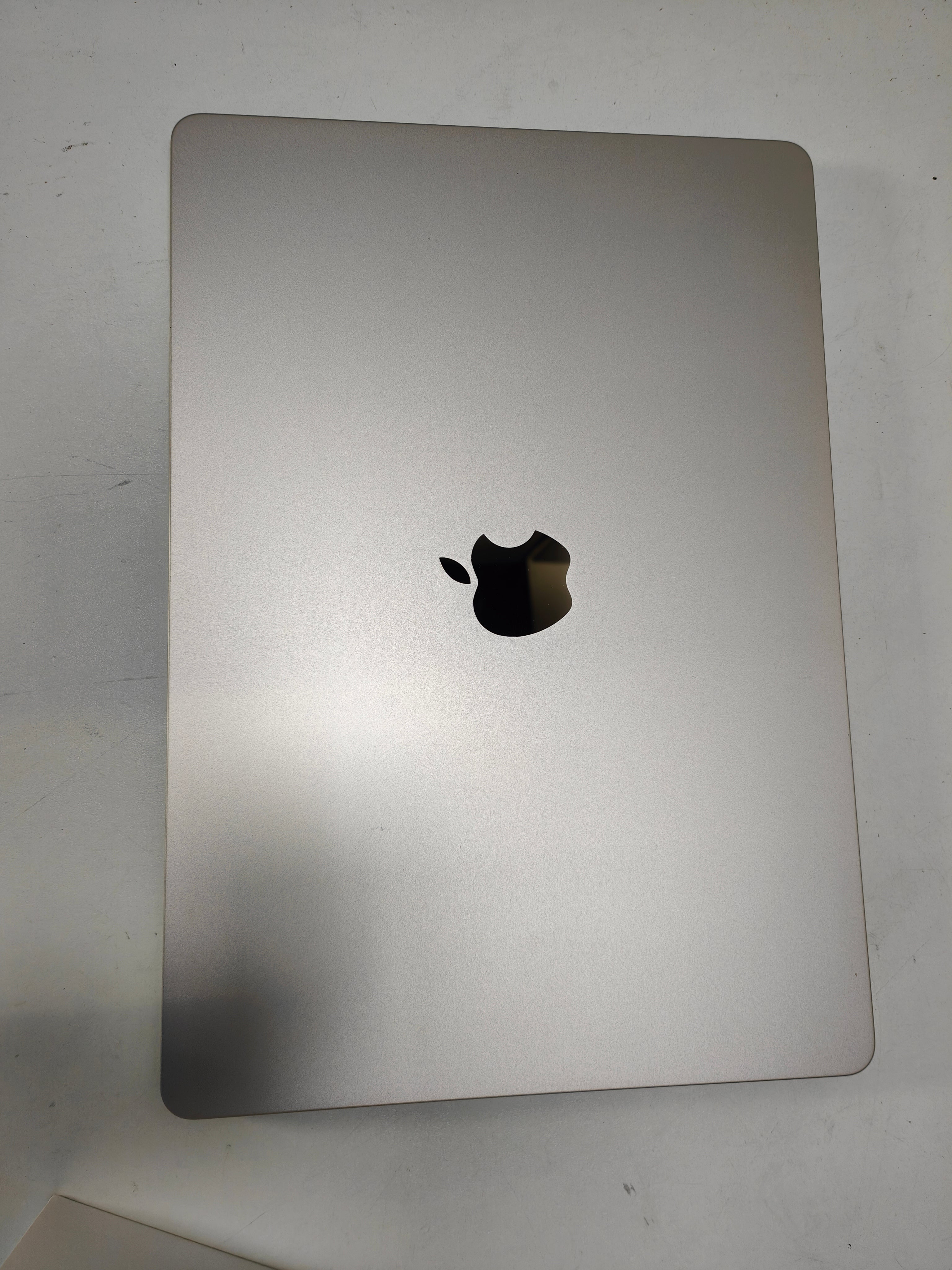 Apple MacBook Air 15" (2024) M3 (8/10) 8GB/256GB Sterrenlicht QWERTY