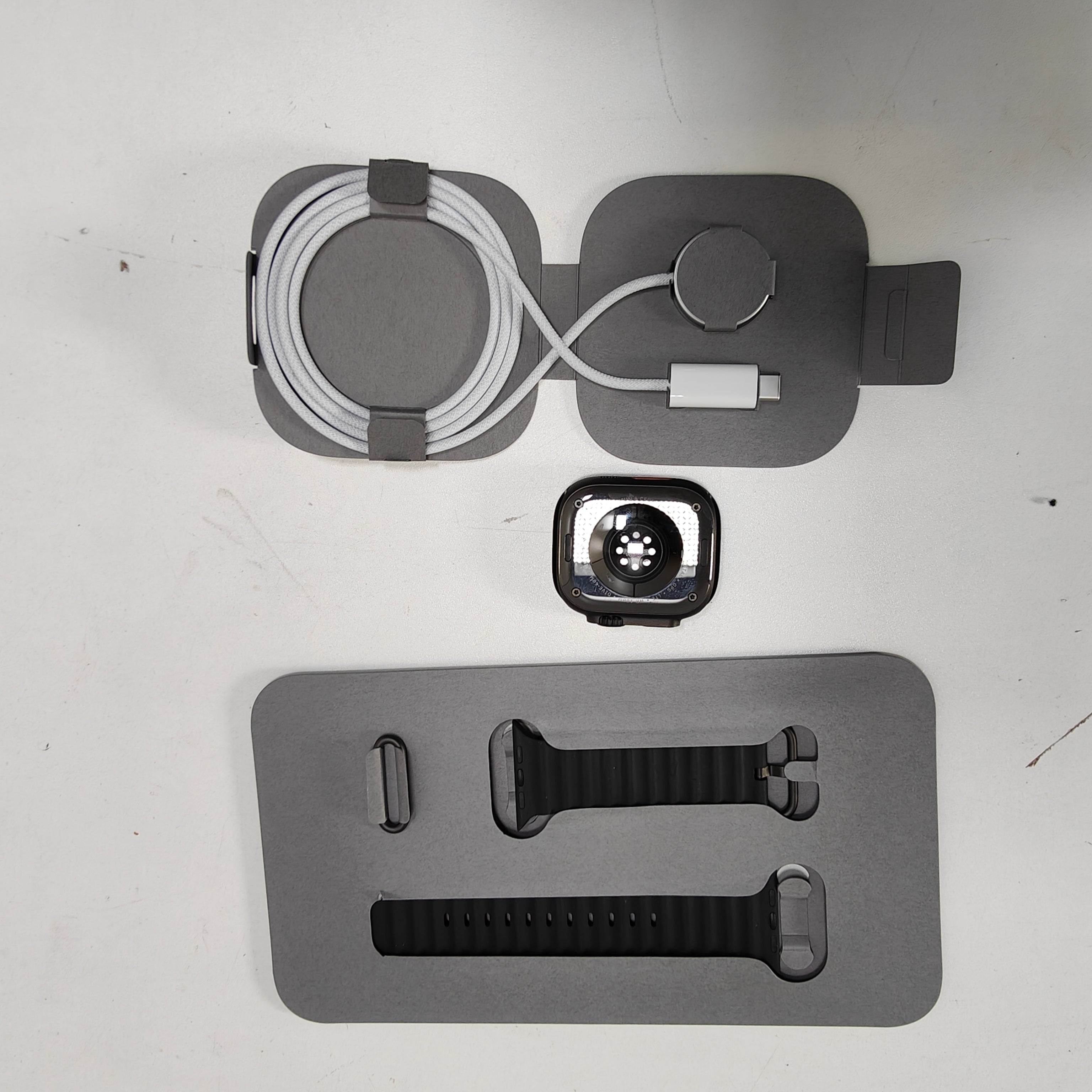 Apple Watch Ultra 2 4G 49mm Noir Bracelet Océan Noir