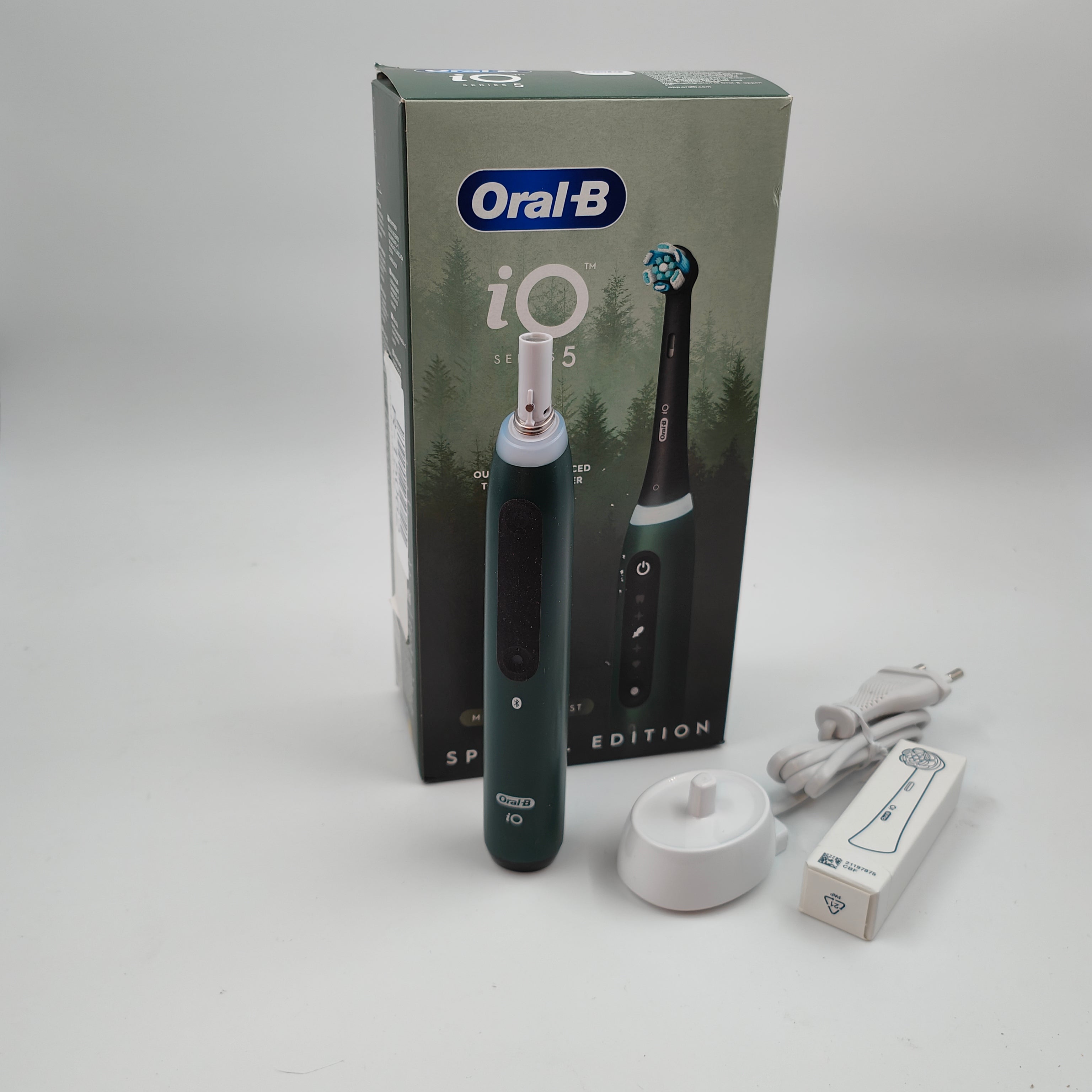 Oral-B iO series 5 Forest Green