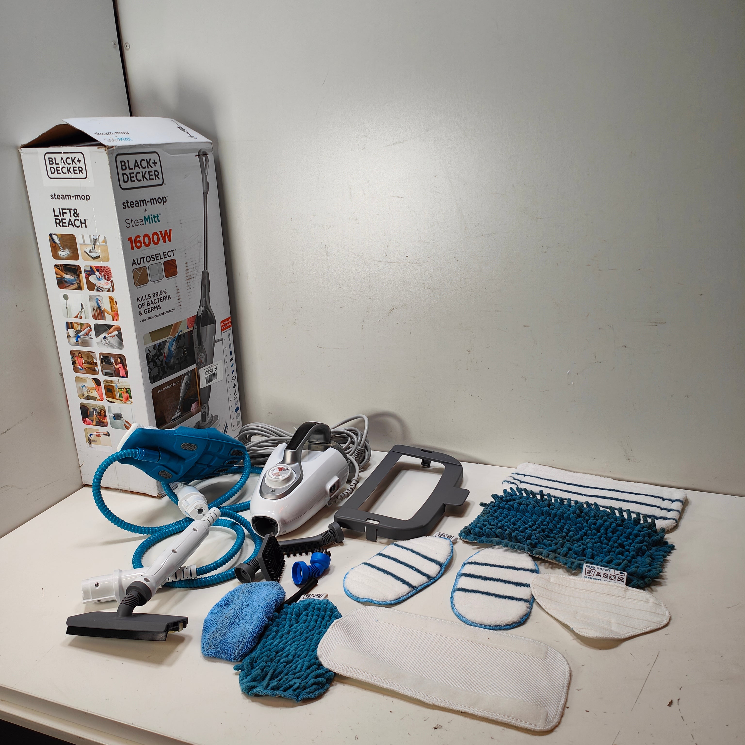 BLACK+DECKER Balai vapeur 15-en-1 avec SteaMitt