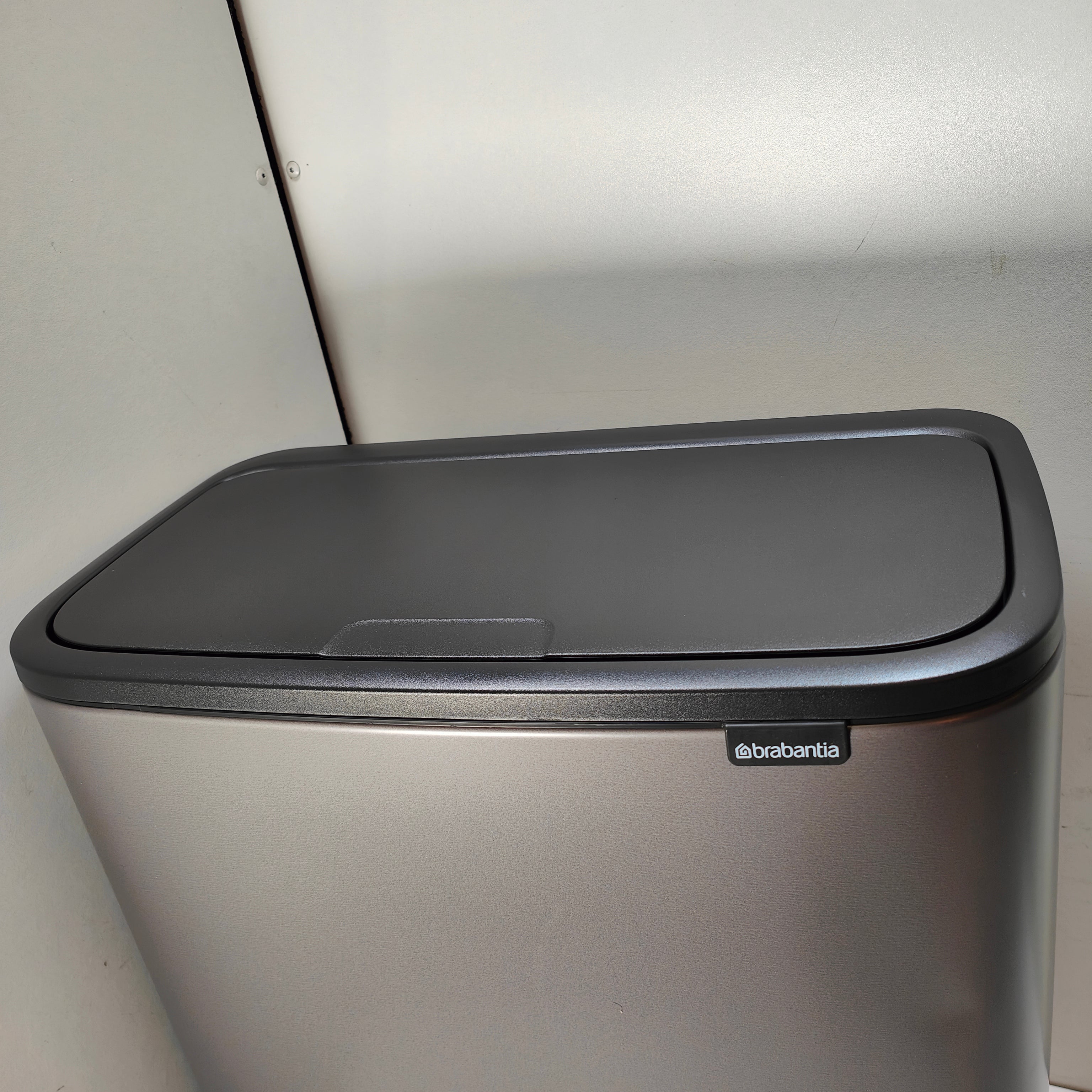 Poubelle Brabantia Bo Touch 60 litres Platine