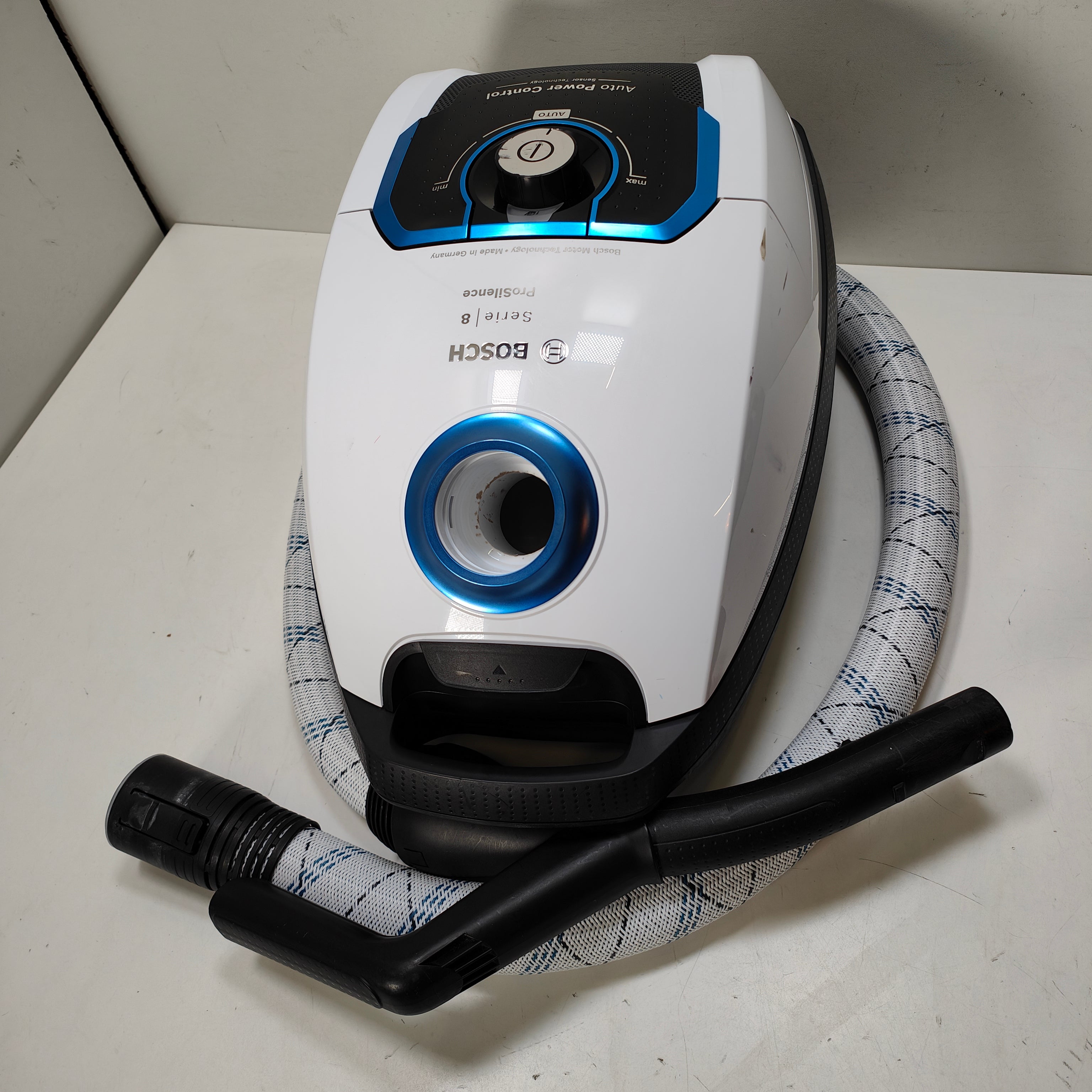 Bosch Series 8 Ingenious ProSilence BGL8SIL5