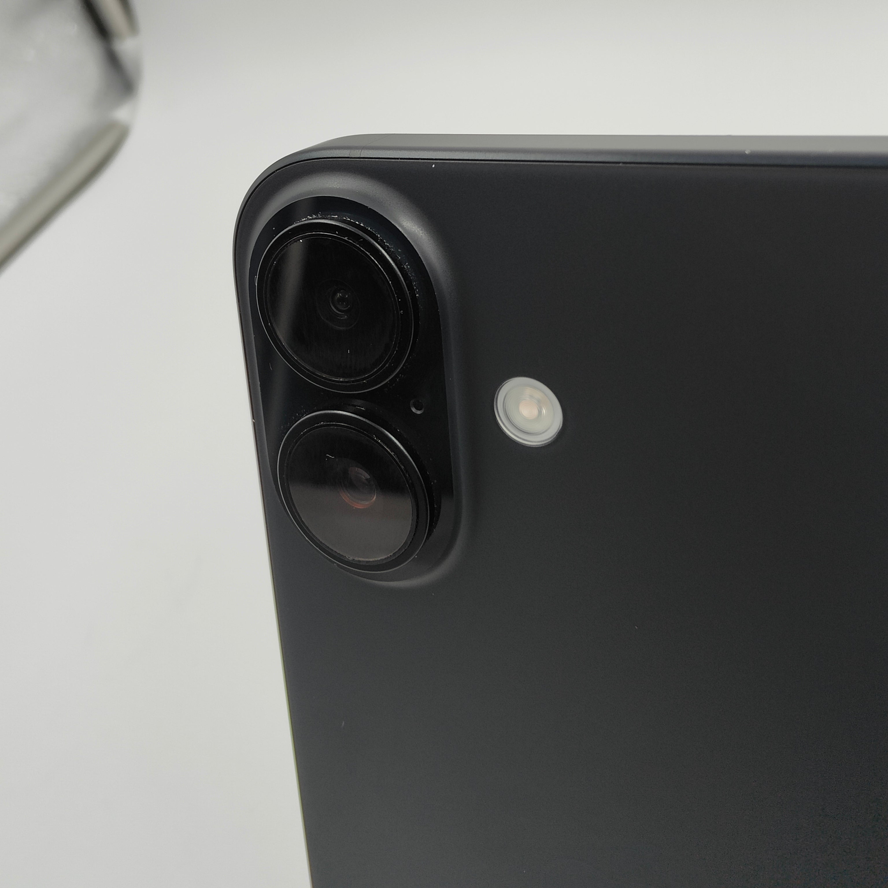 Refurbished iPhone 16 128GB Zwart