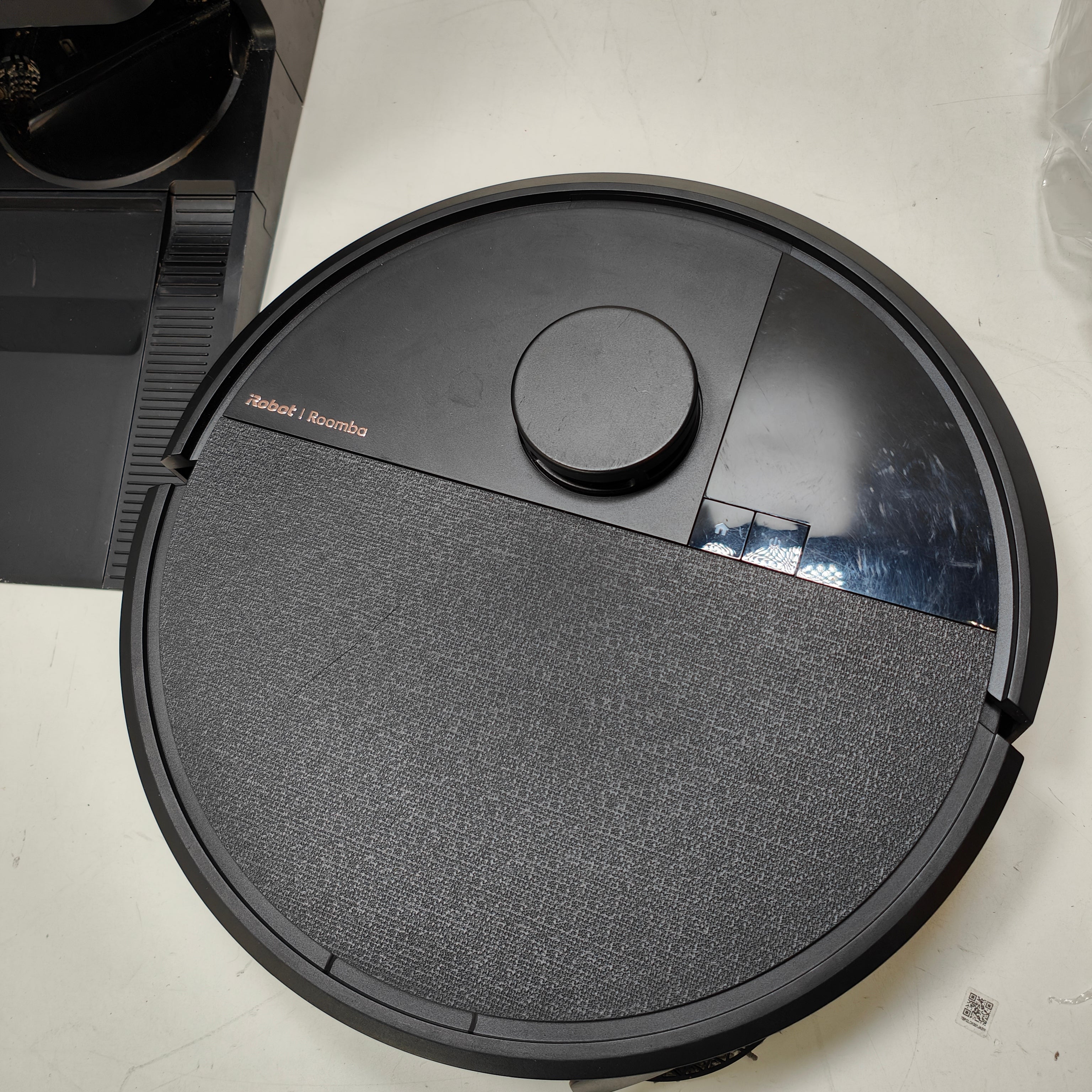 iRobot Roomba Plus 505 + Black