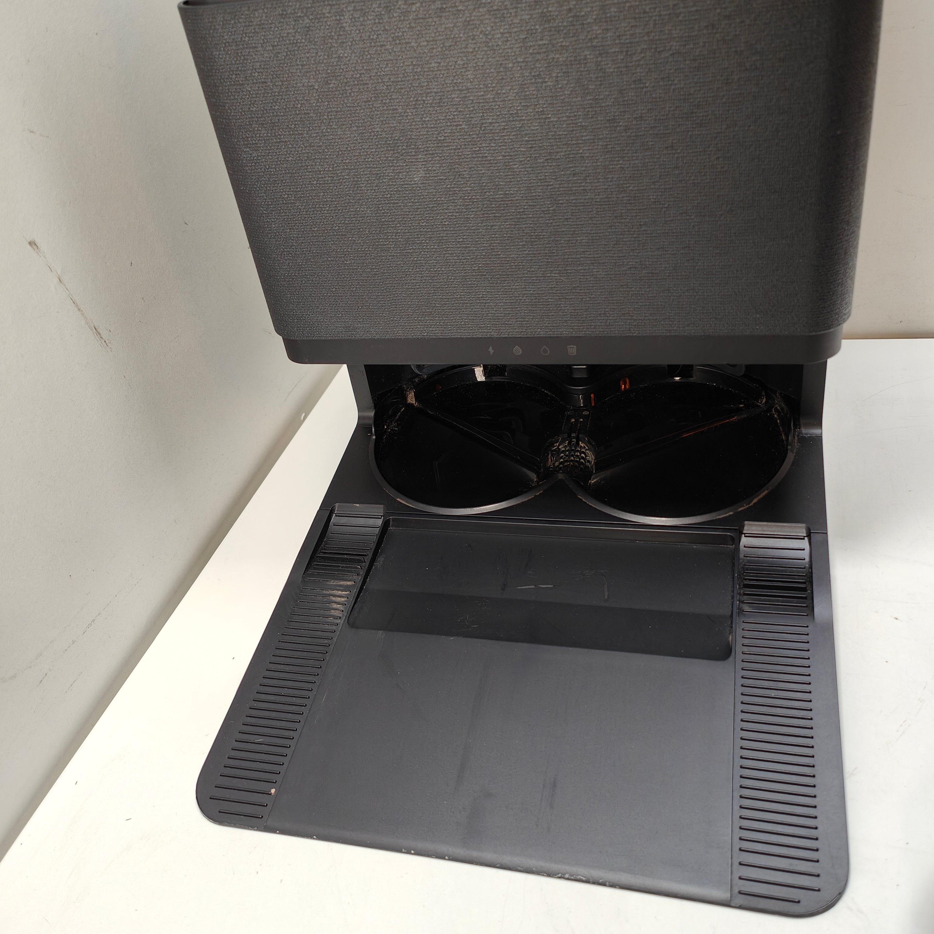 iRobot Roomba Plus 505 + Black