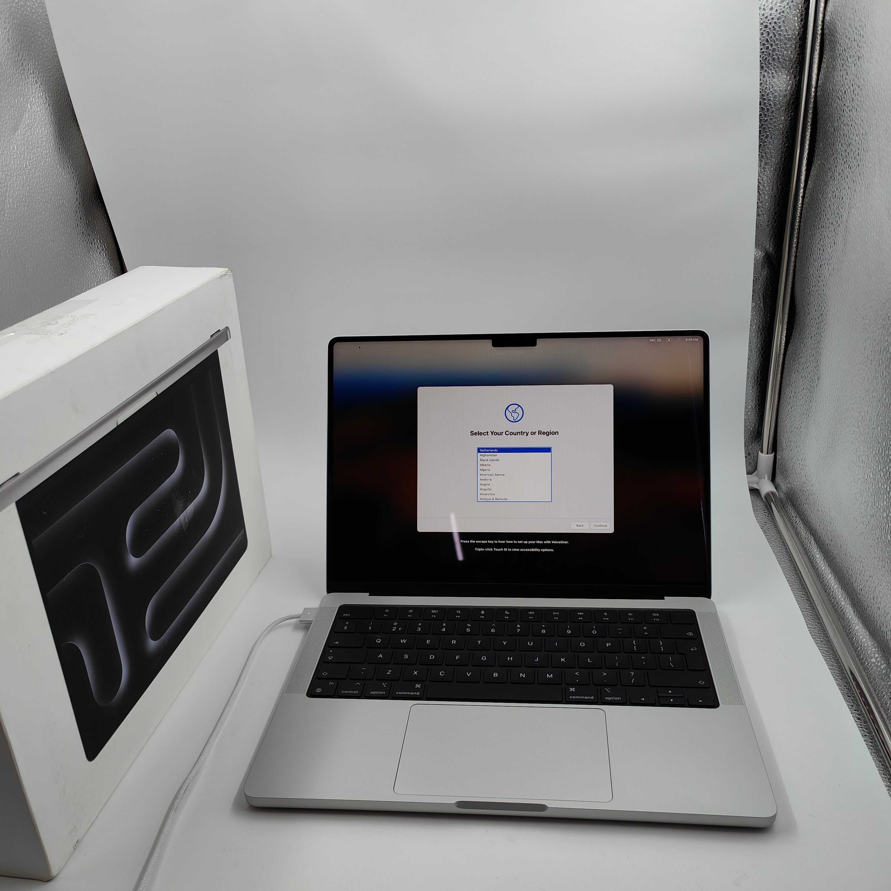 Apple MacBook Pro 14" 2023 M3 Pro (11/14) 18GB/512GB Zilver QWERTY