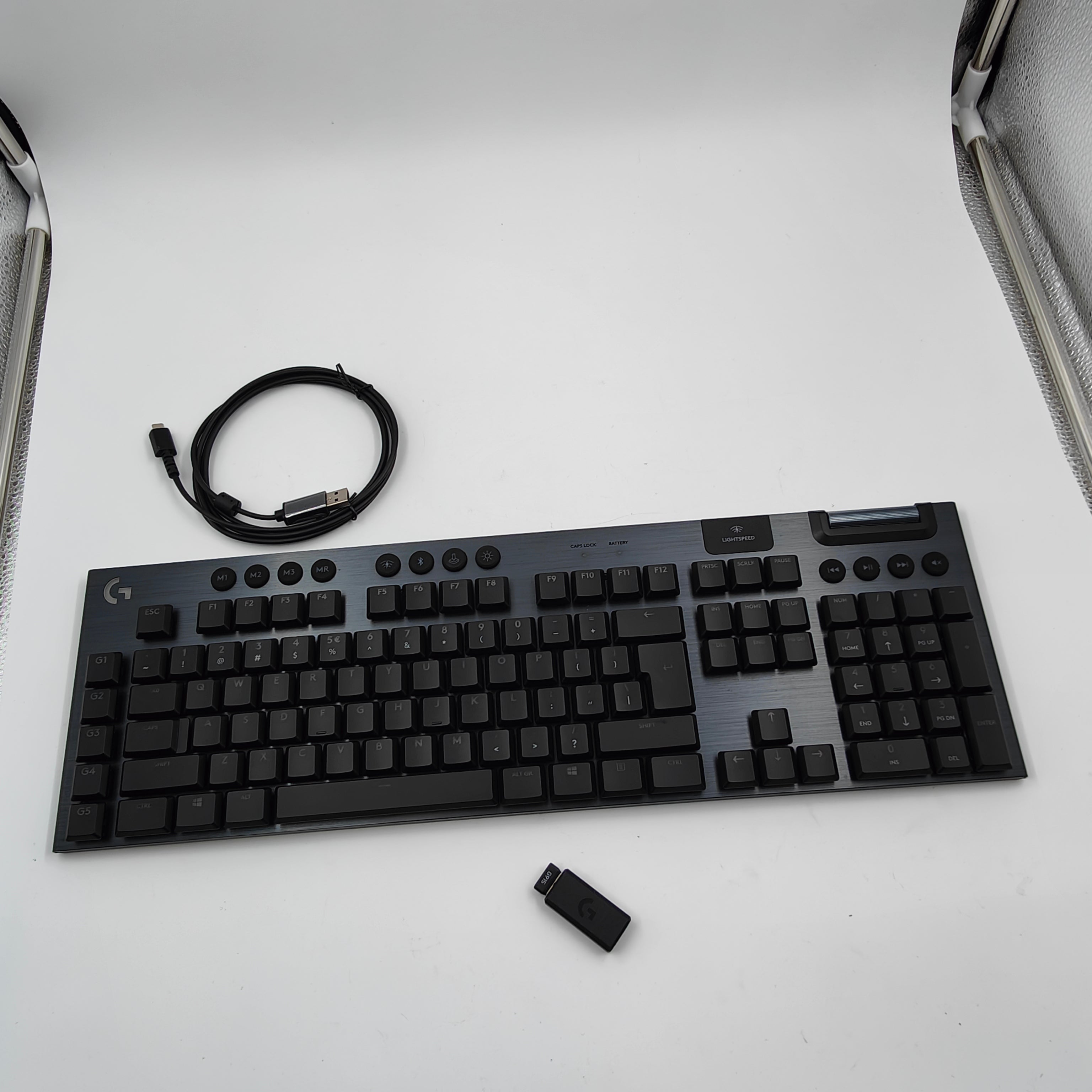 Logitech G 15 Lightspeed Kabellose RGB Mechanische Gaming QWERTZ-Tastatur