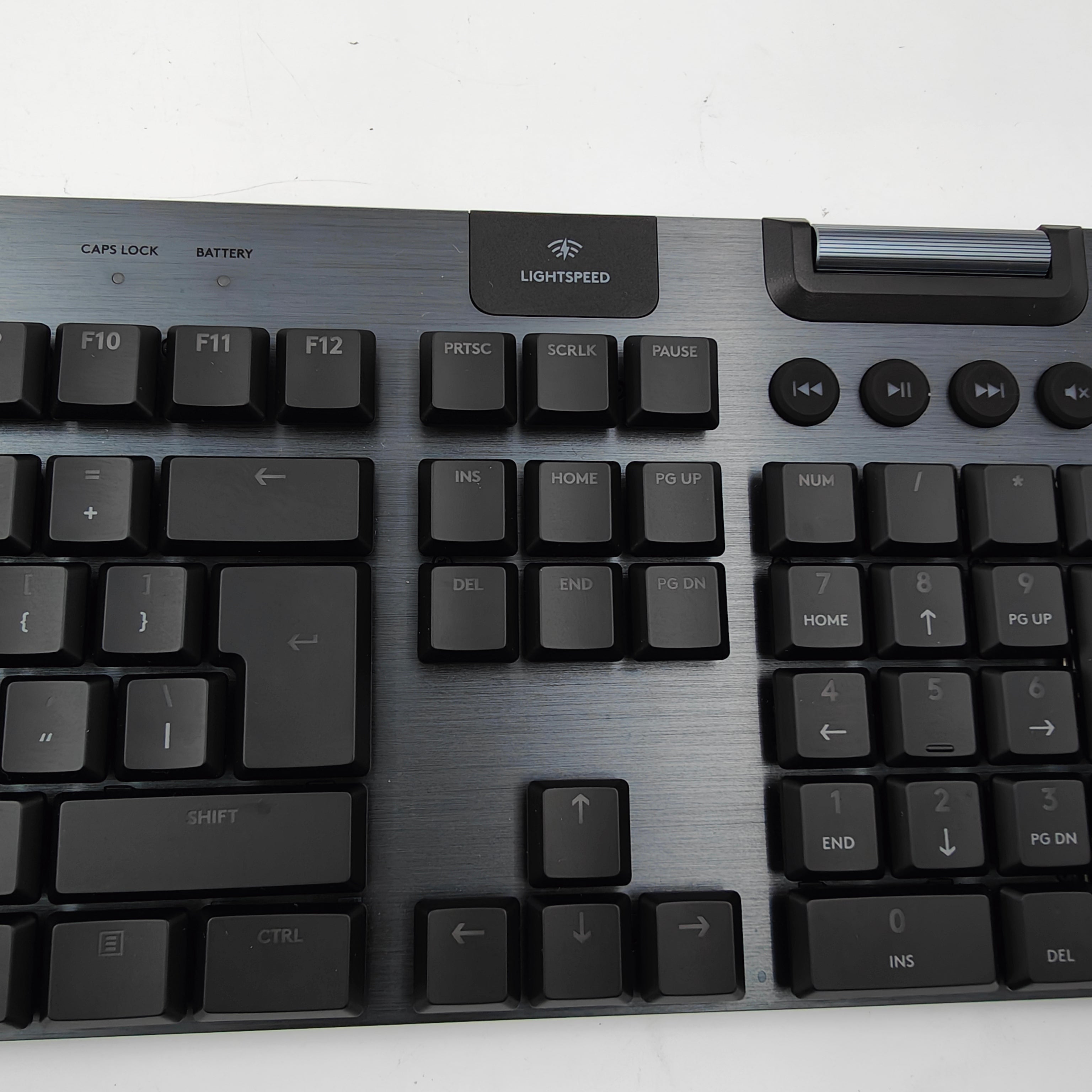 Logitech G 15 Lightspeed Kabellose RGB Mechanische Gaming QWERTZ-Tastatur