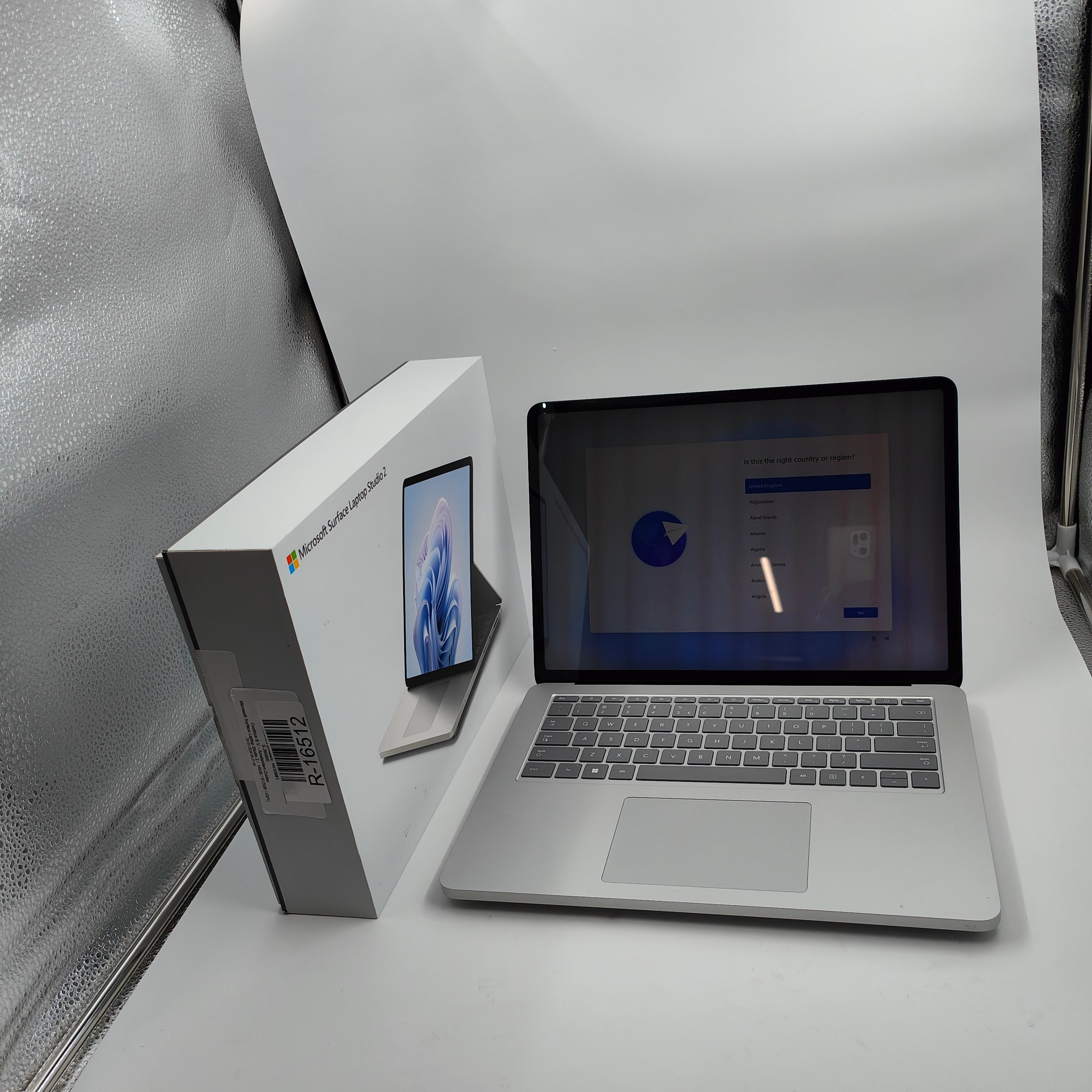 Microsoft Surface Laptop Studio 2 /  16GB / 512GB / iGPU QWERTY